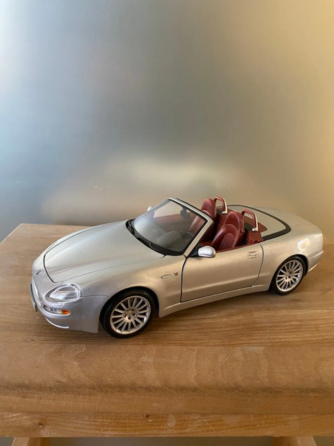 Maisto 1:18 - Model convertible car - Maserati Spyder Cambiocorsa
