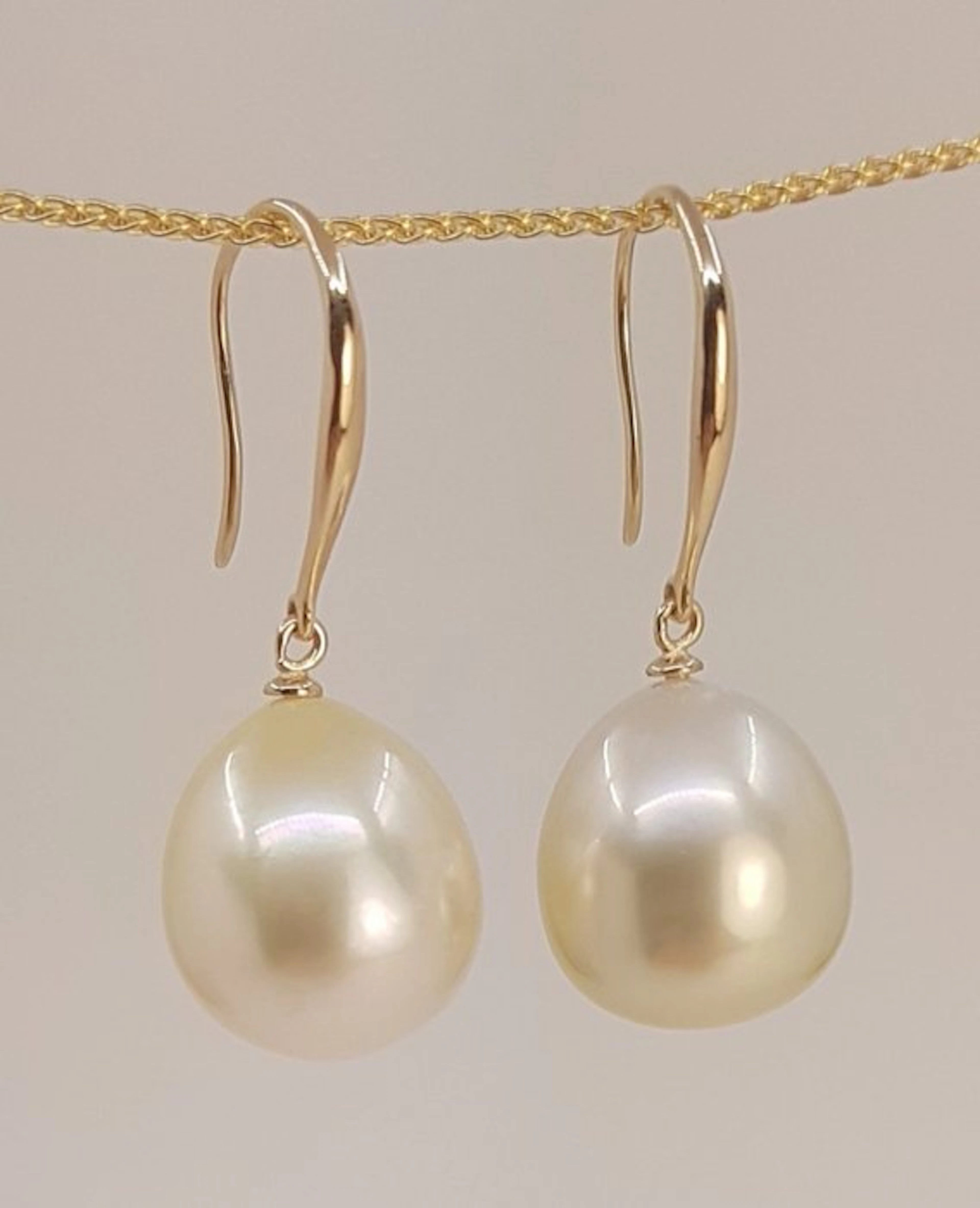 Earrings - 14 kt. Yellow gold - 11x12mm South Sea Pearls