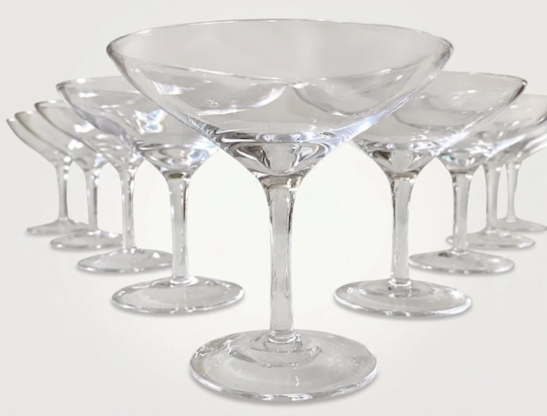 Champagne glass (9) - 9-piece set of champagne coupes...