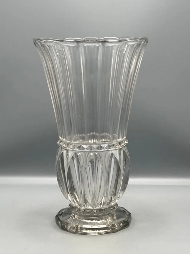 Pierre d’Avesn - Vase - Translucent pressed-molded - Art Deco