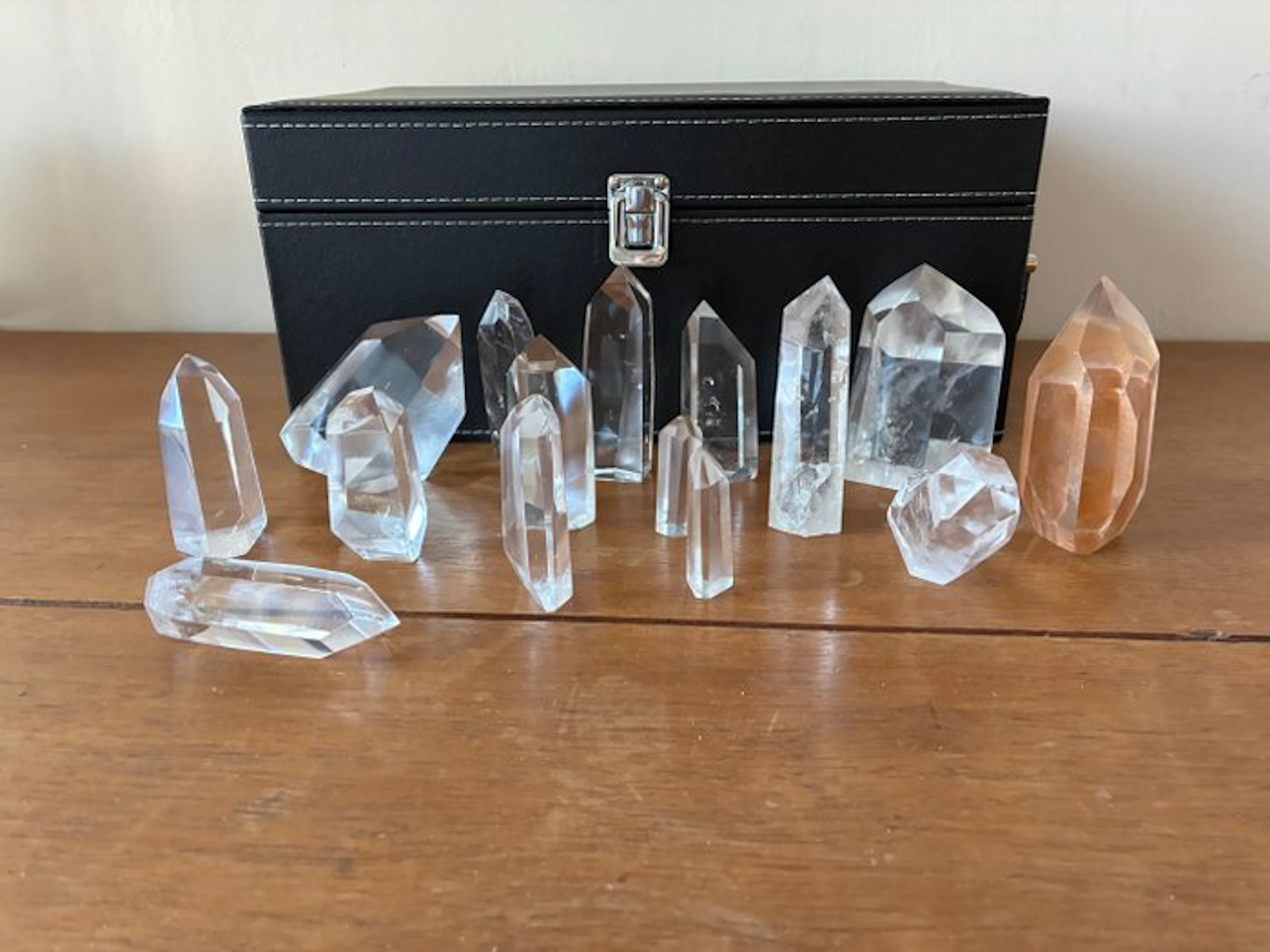 Rock crystal Point- 3000 g - (15)