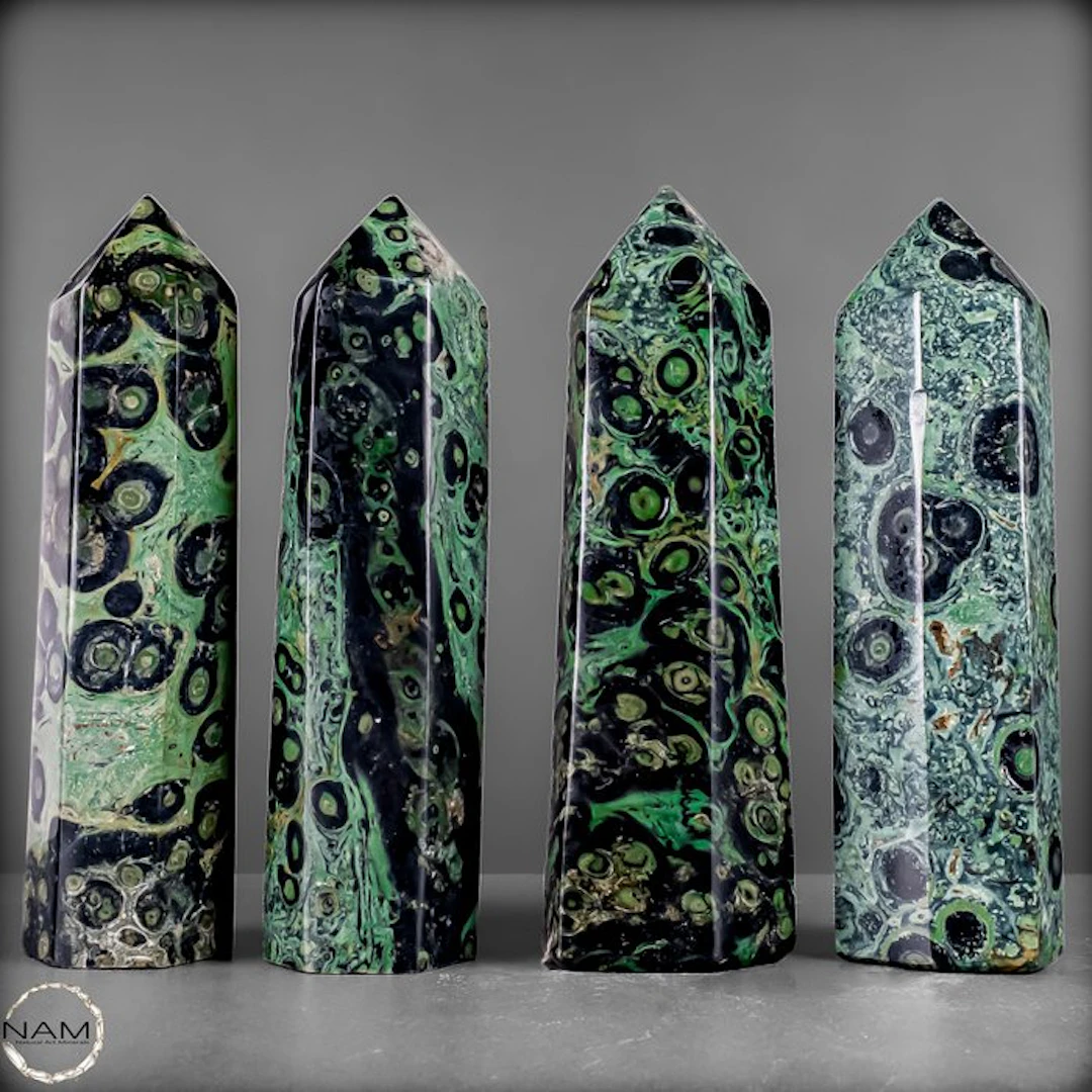 Kambaba Jasper – 4 hand-polished obelisks with a...