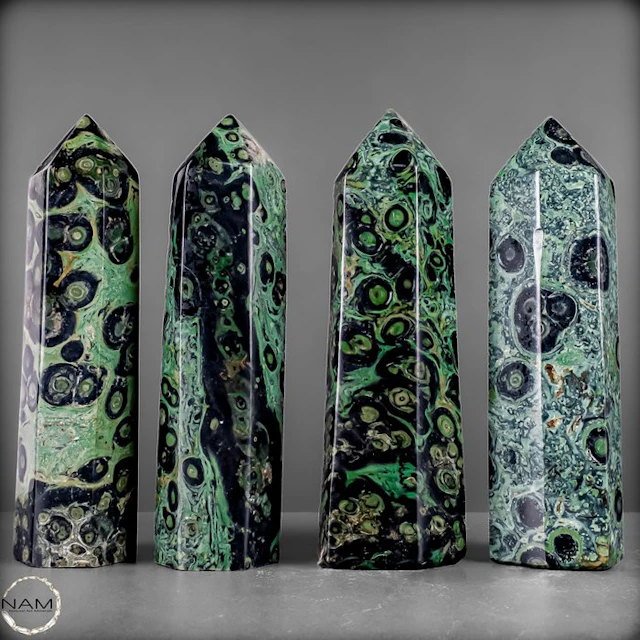 Kambaba Jasper – 4 hand-polished obelisks with a...