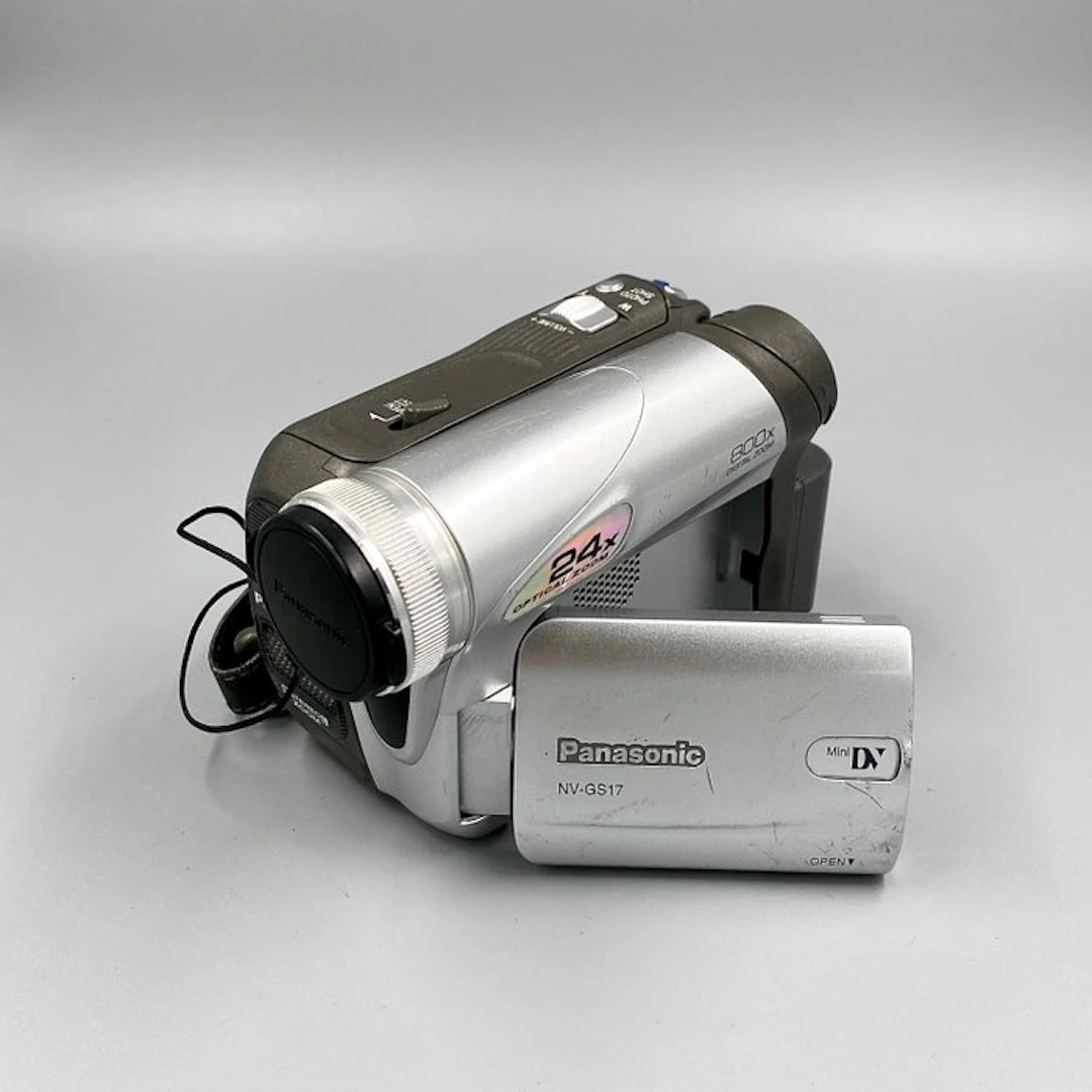 Panasonic NV-GS17 Mini DV-DV camera