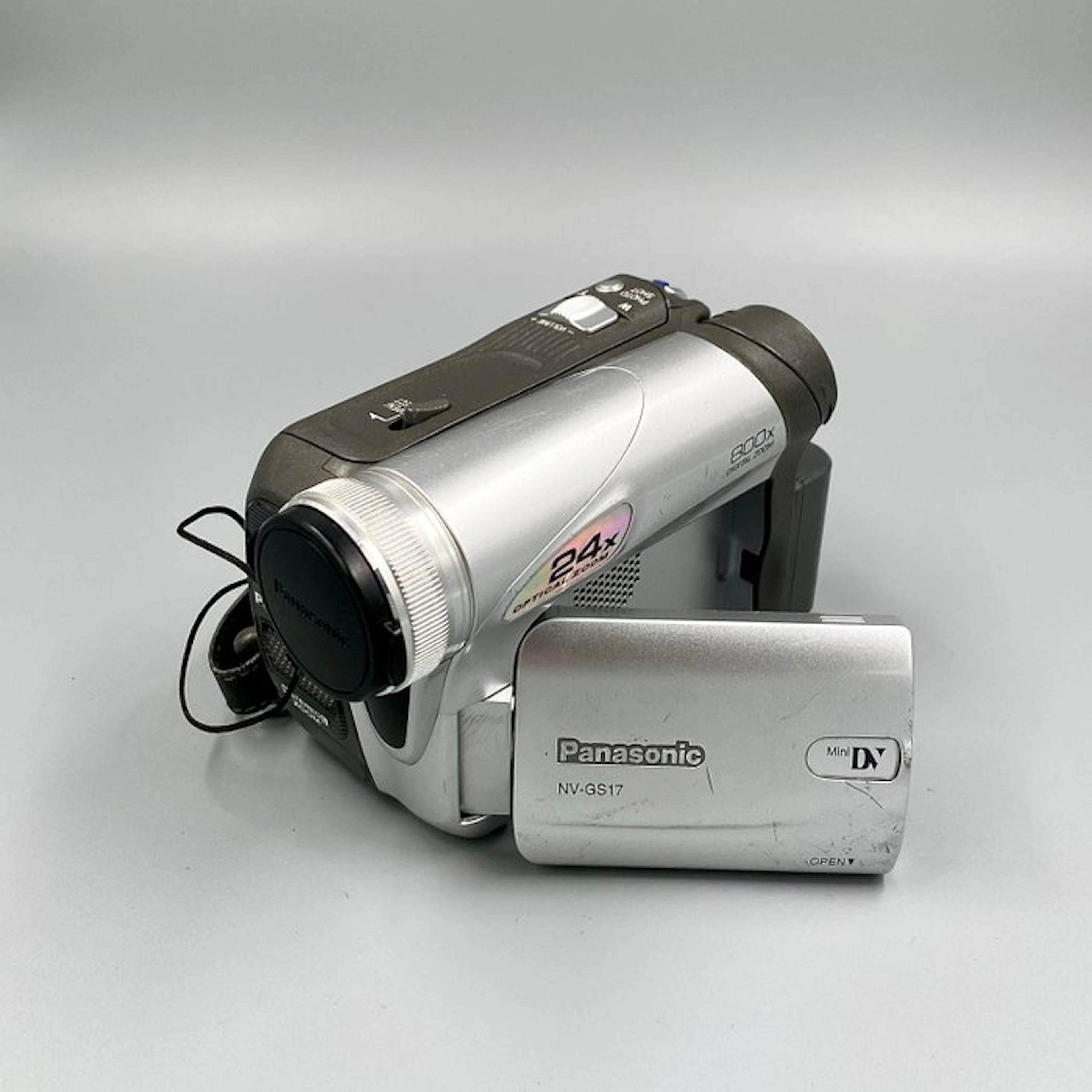 Panasonic NV-GS17 Mini DV-DV camera
