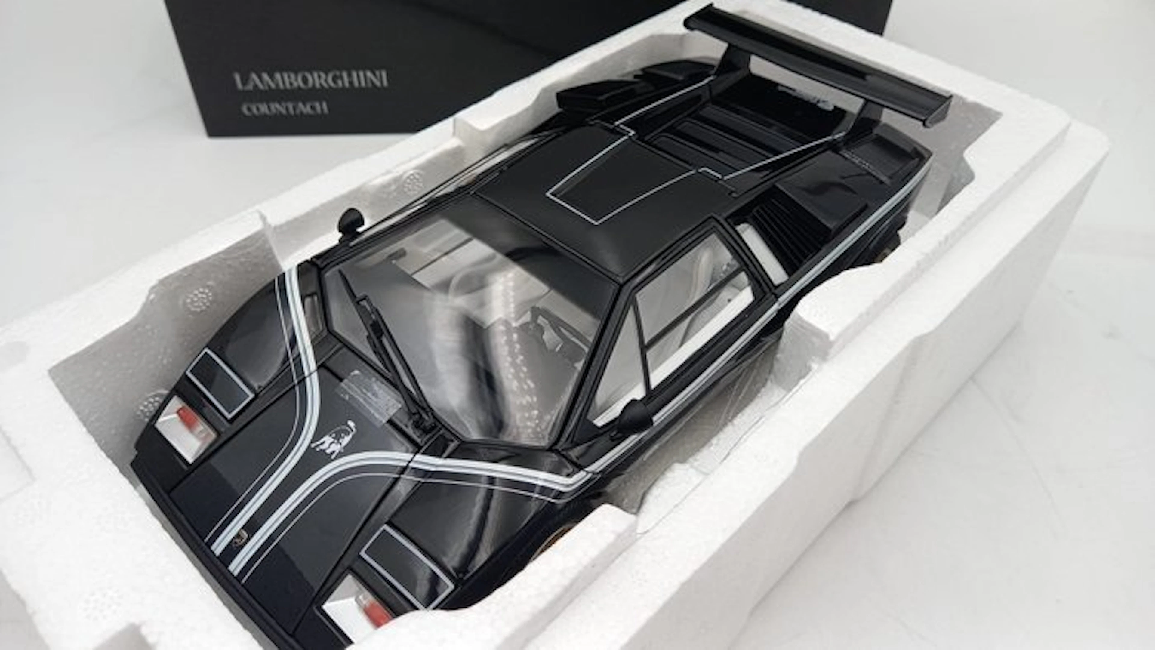 Kyosho 1:18 - Model car - Lamborghini Countach LP 500R - (cod.O10)