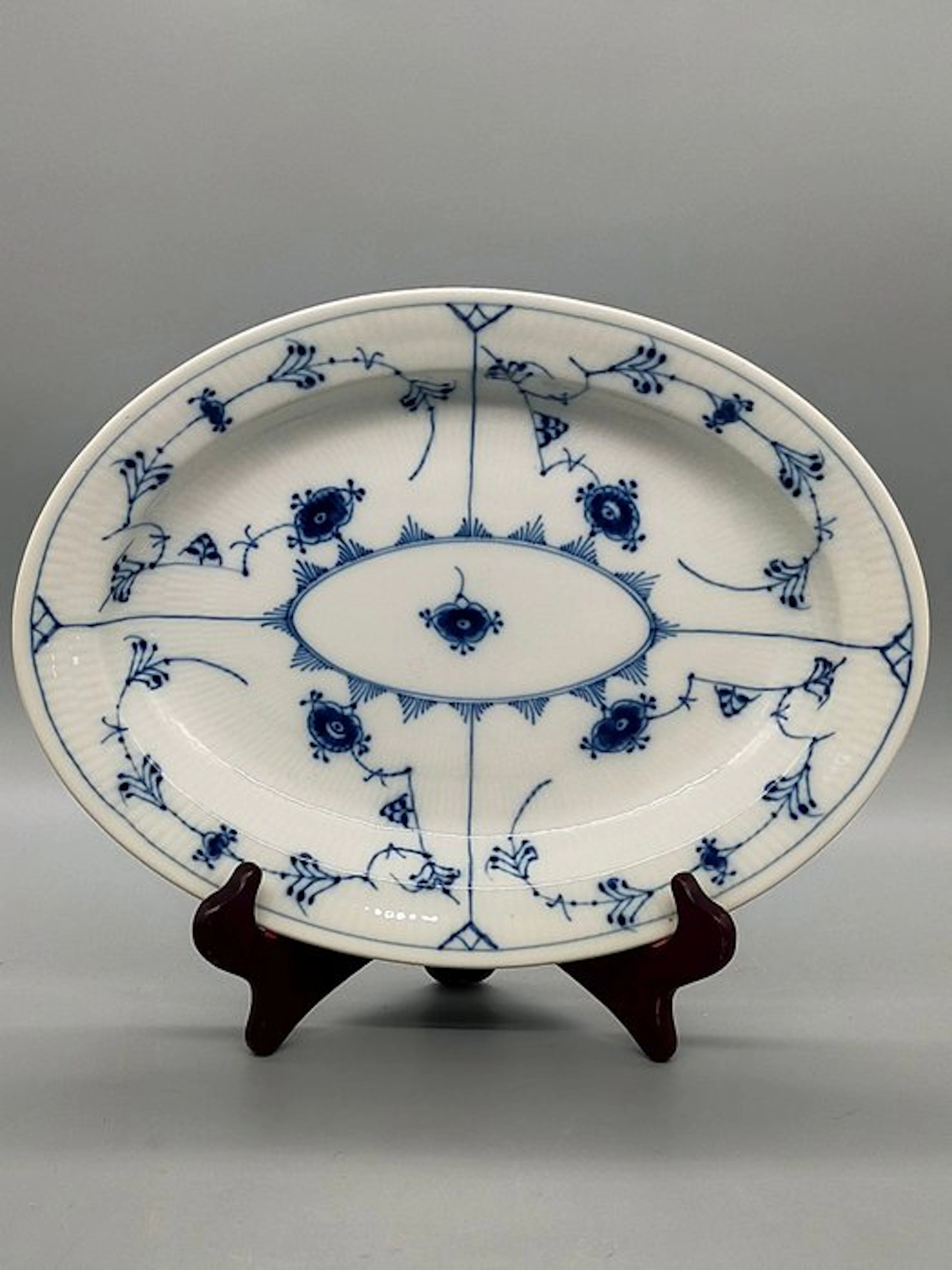 Royal Copenhagen - Platter - Musselmalet Ribbed Oval Serving Plate - Ceramic