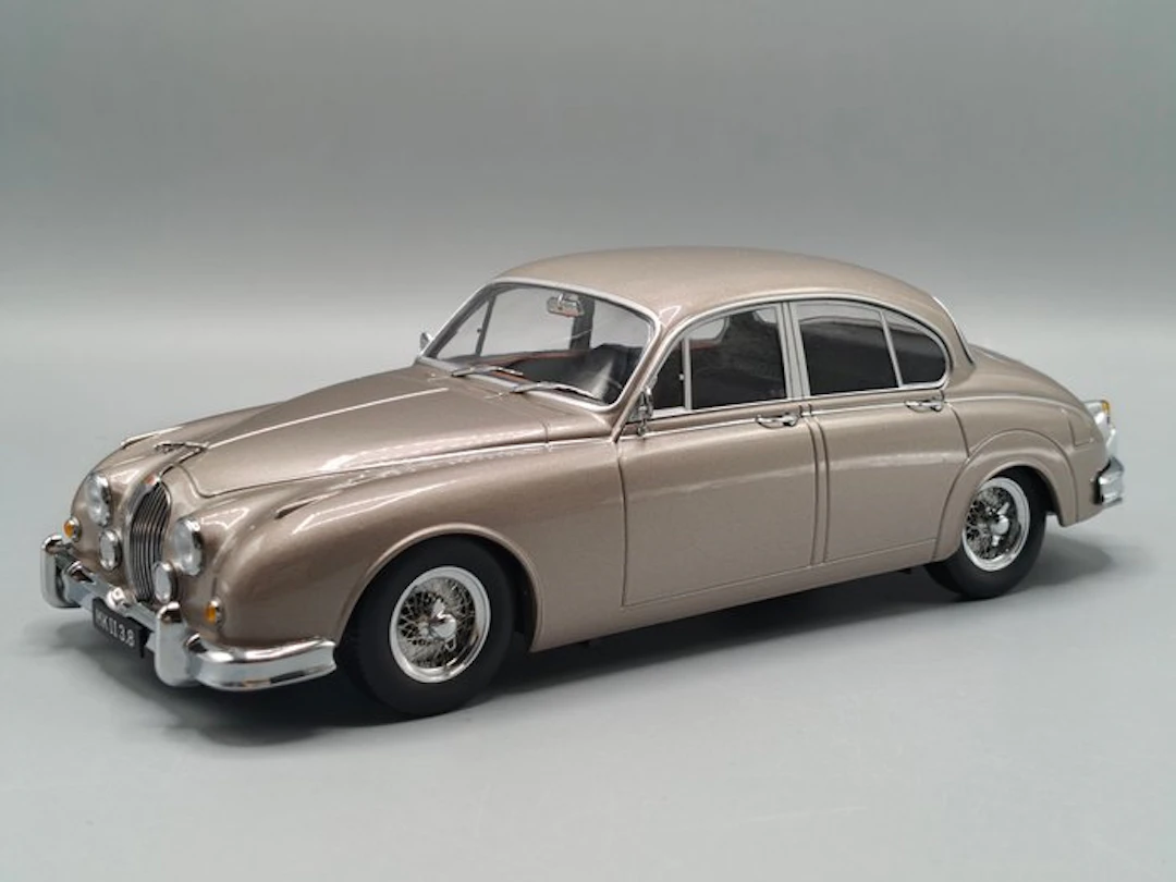 KK-Scale 1:18 - Model car - Jaguar MK II 3.8 LHD 1959 - Pearl Silver