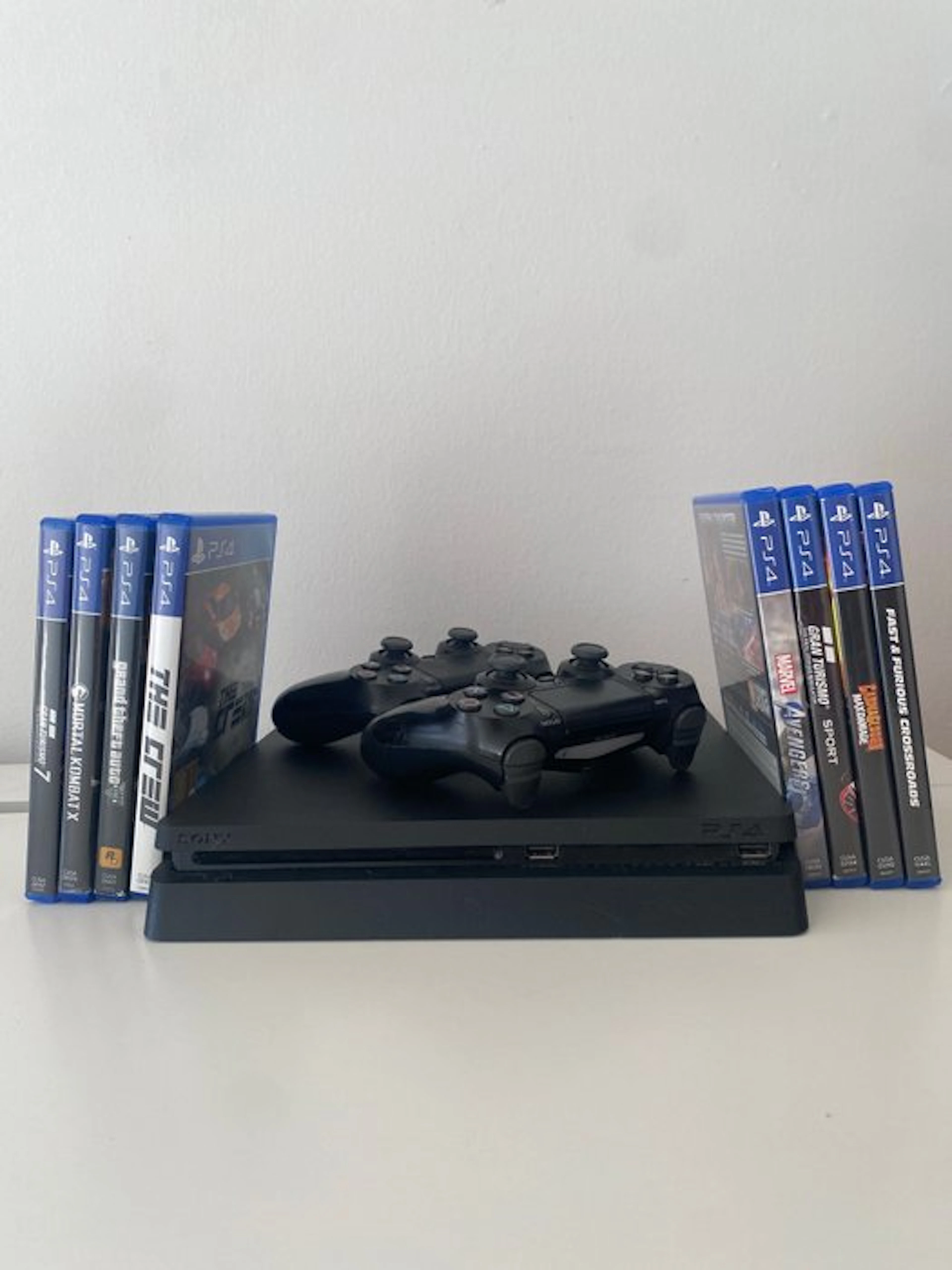 Sony - Playstation 4 (PS4) - Video game console + games