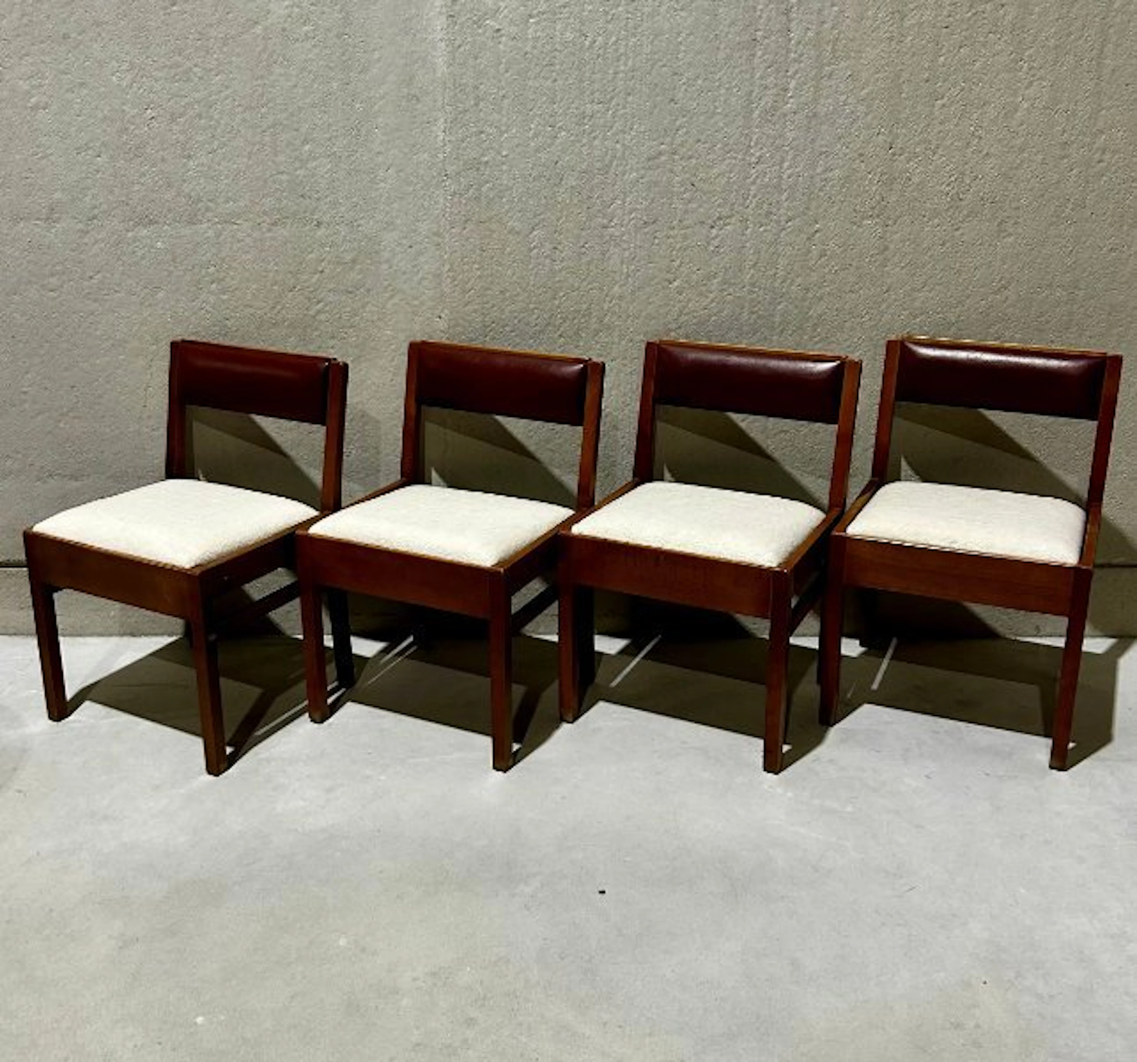 Chair - Oak - Four vintage chairs.
