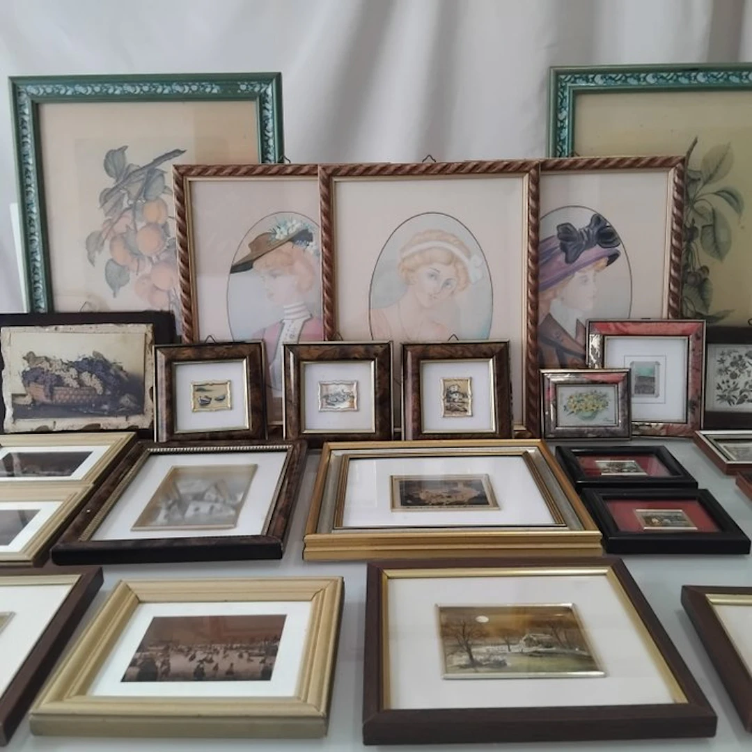 Themed collection - Paintings and decorative miniatures