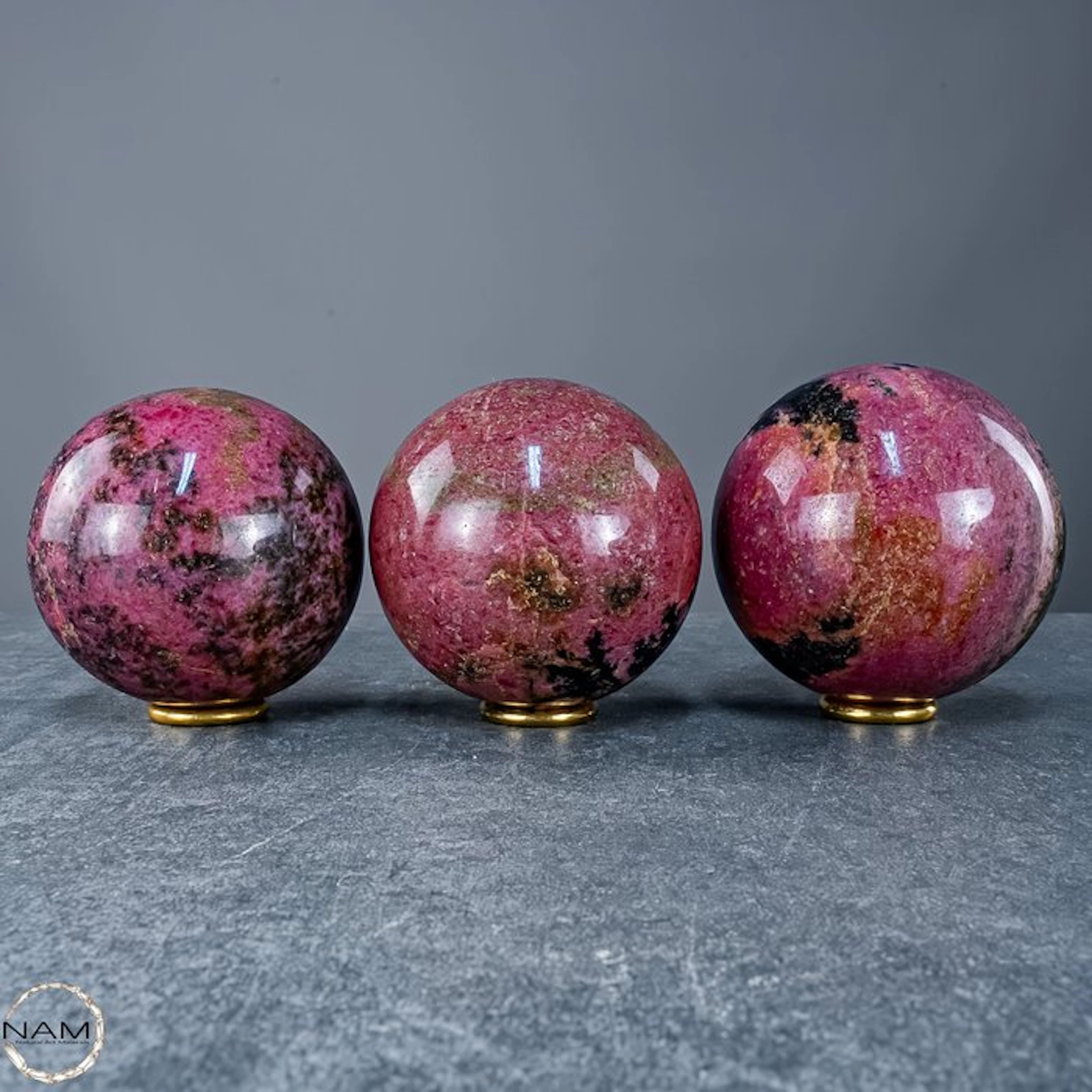 Beautiful Rhodonite sphere set – Powerful elegance in...