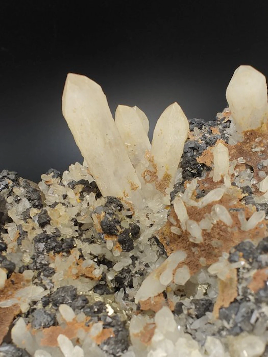 Quartz & Sfalerite Crystals on matrix - Height: 19 cm - Width: 13 cm- 822 g