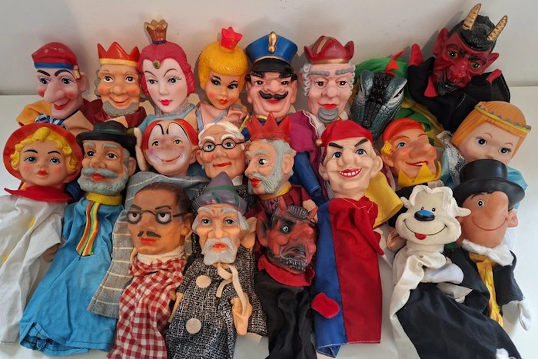 21 poppenkastpoppen - Toy
