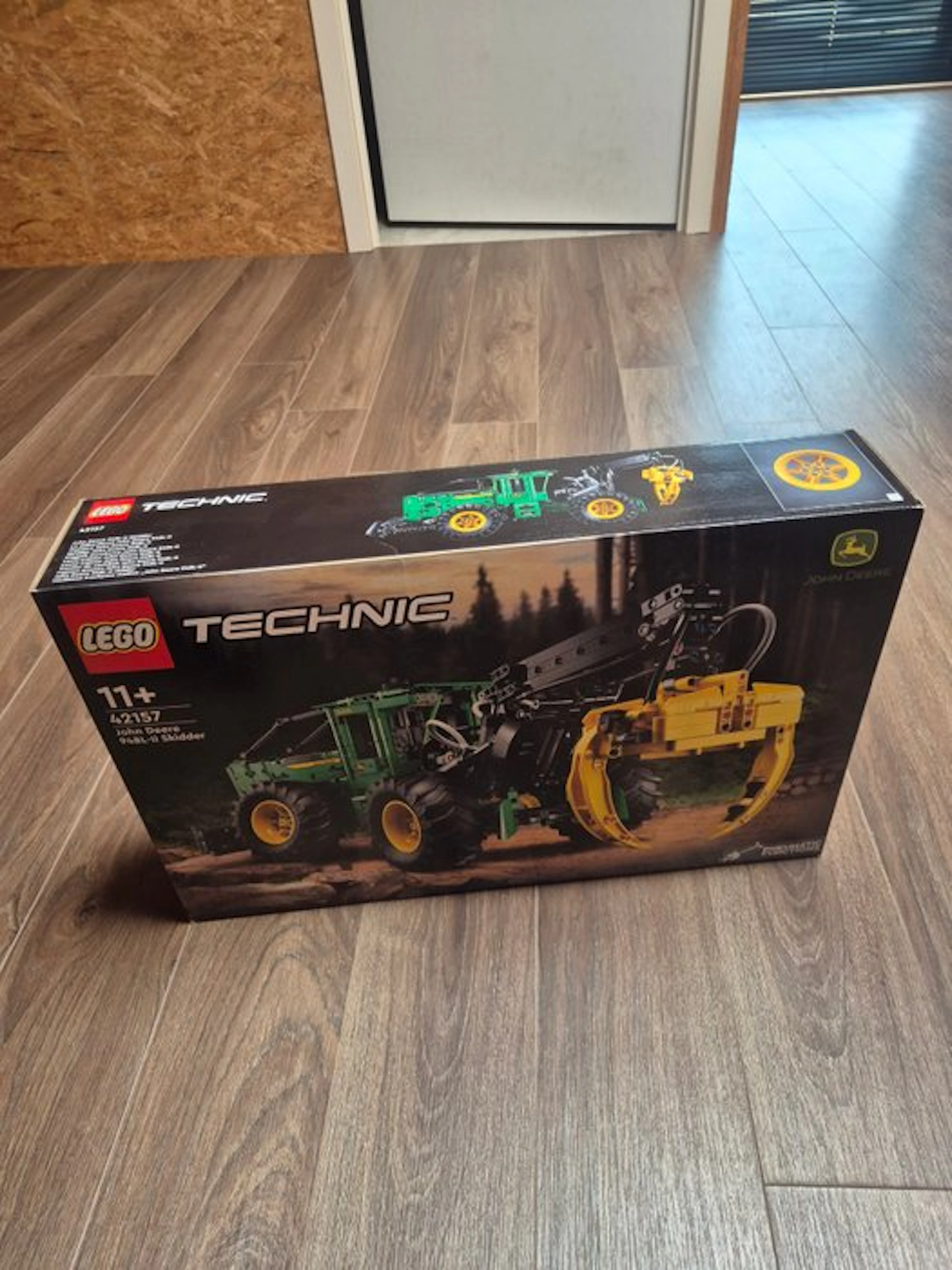 LEGO Set - 42157 - Technic - 42157 John Deere 948L-II Skidder