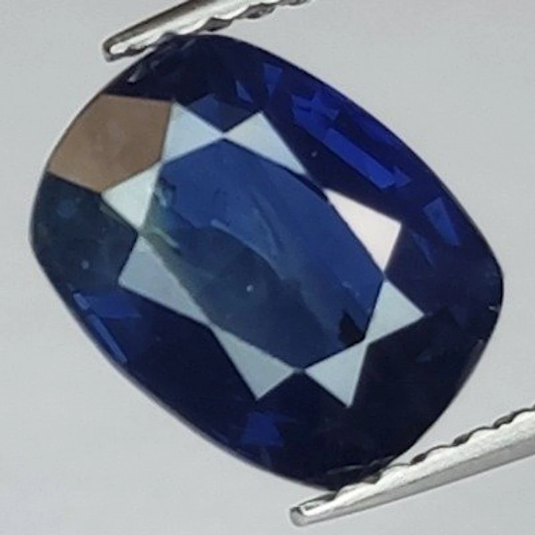 1 pcs Blue Sapphire - 2.37 ct - Antwerp Laboratory for Gemstone Testing (ALGT)