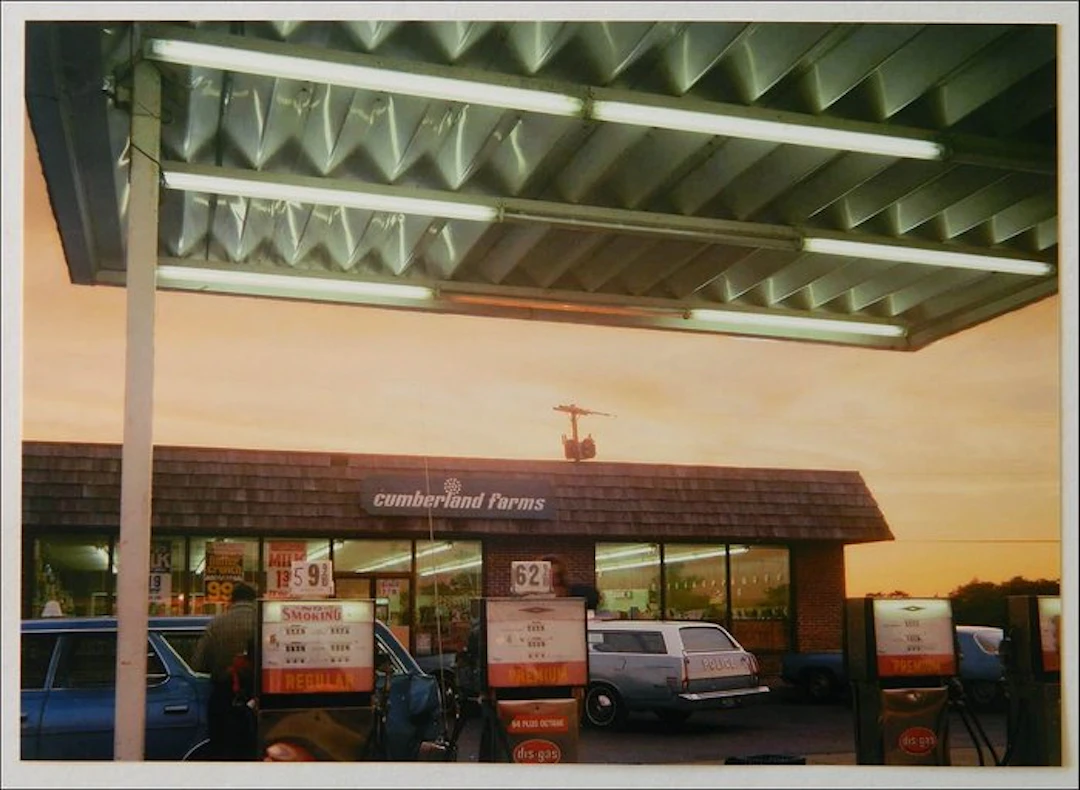Joel Meyerowitz - Cumberlands Farms, Provincetown, Massachusetts, 1976