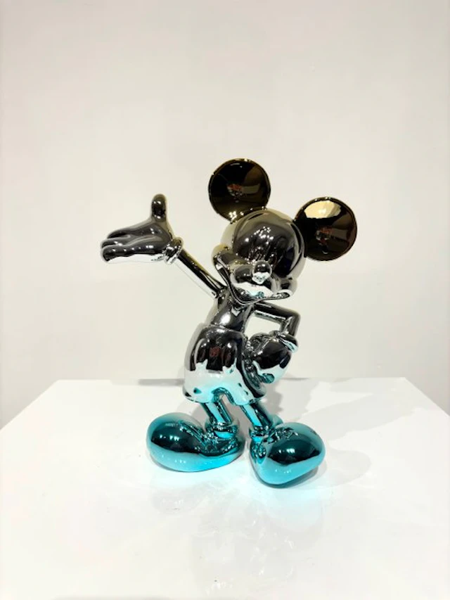Van Apple - Mickey Bring It On!
