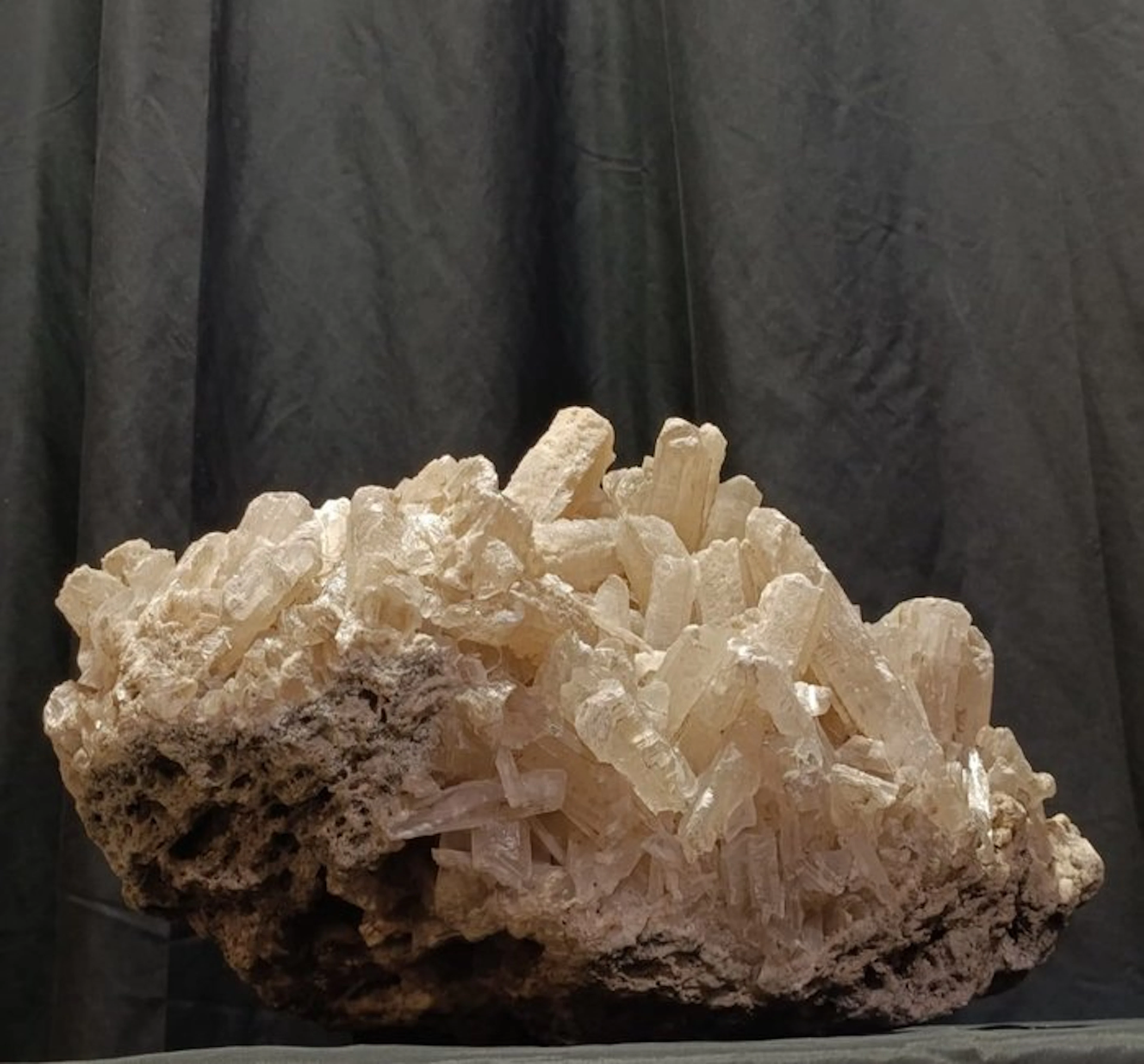 Selenite Crystals on matrix - Height: 30 cm - Width: 40 cm- 15.4 kg - (1)