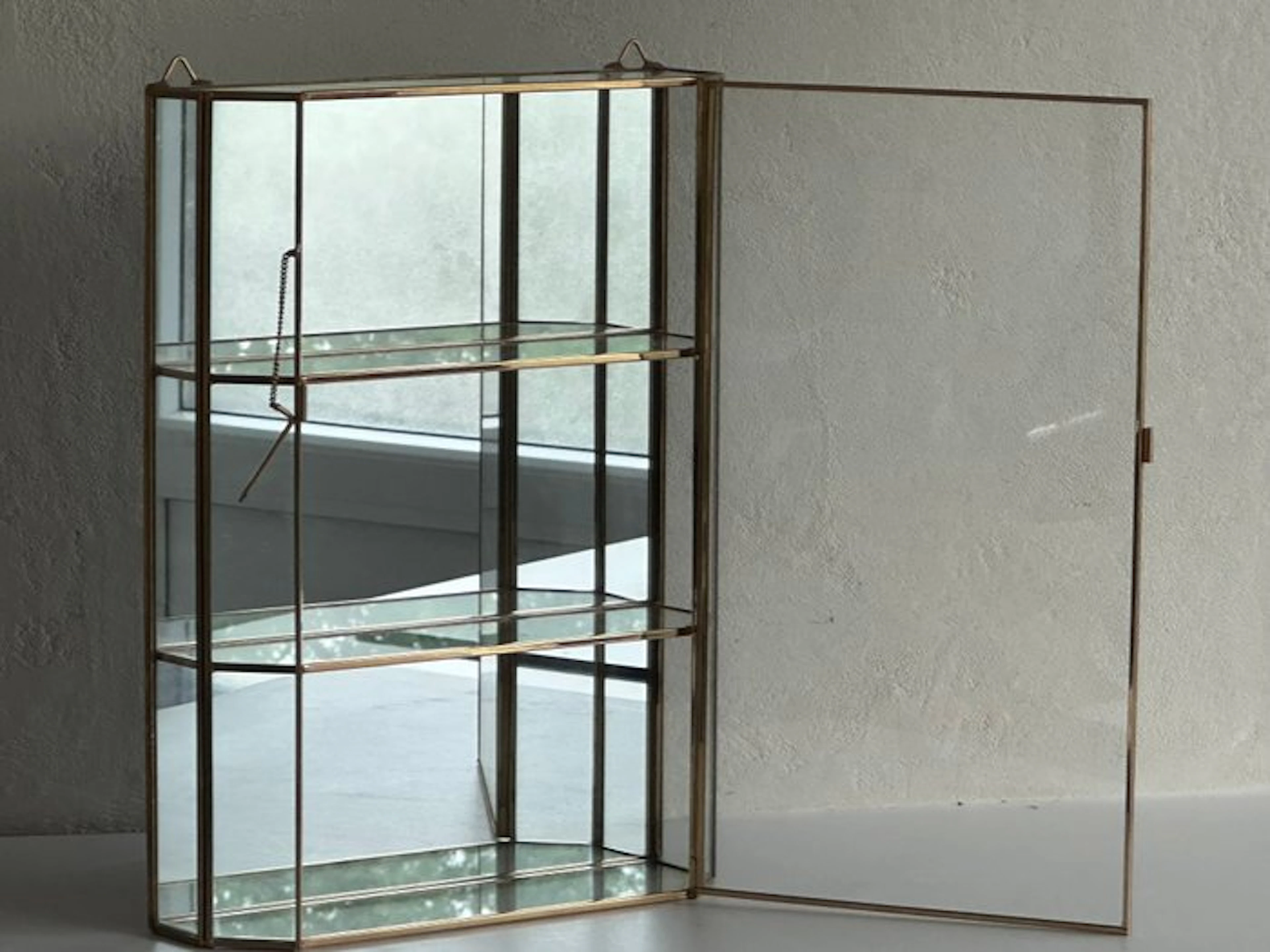 Hollywood Regency Stijl - Display cabinet - Glass