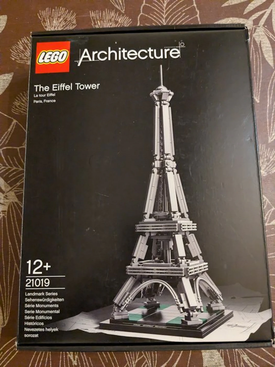 LEGO Set - 21019 - Architecture - The Eiffel Tower