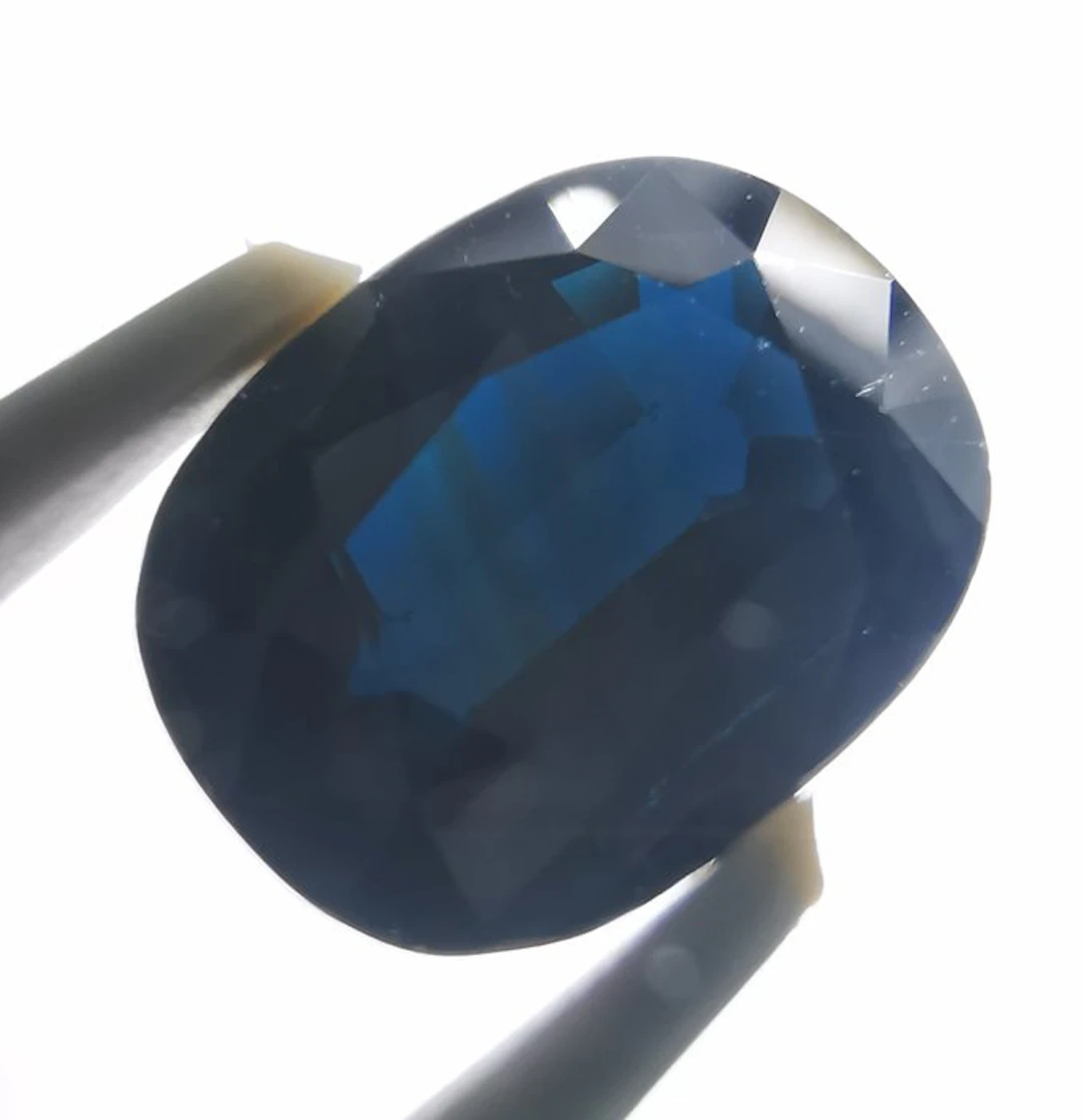No reserve price - 1 pcs Blue Sapphire - 4.57 ct...