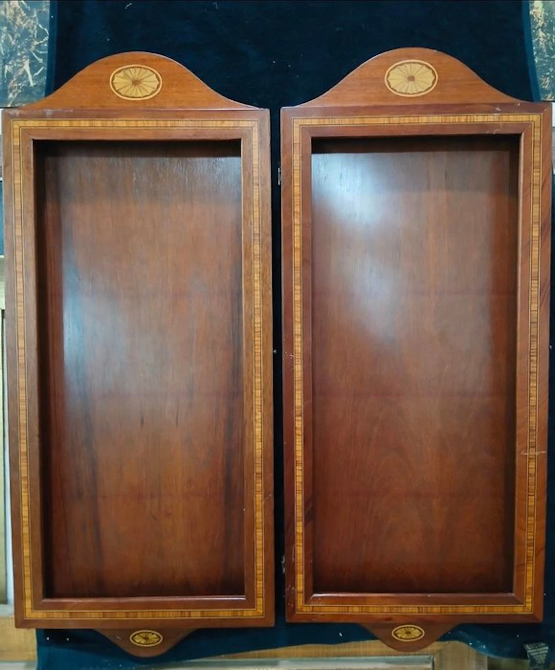 Display cabinet (2) - Collectibles display case...