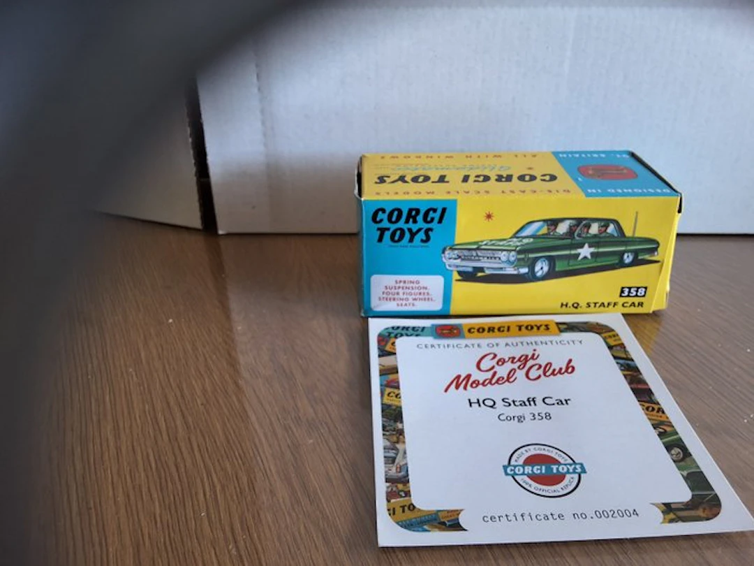 Corgi 1:43 - Model car - HQ staff car