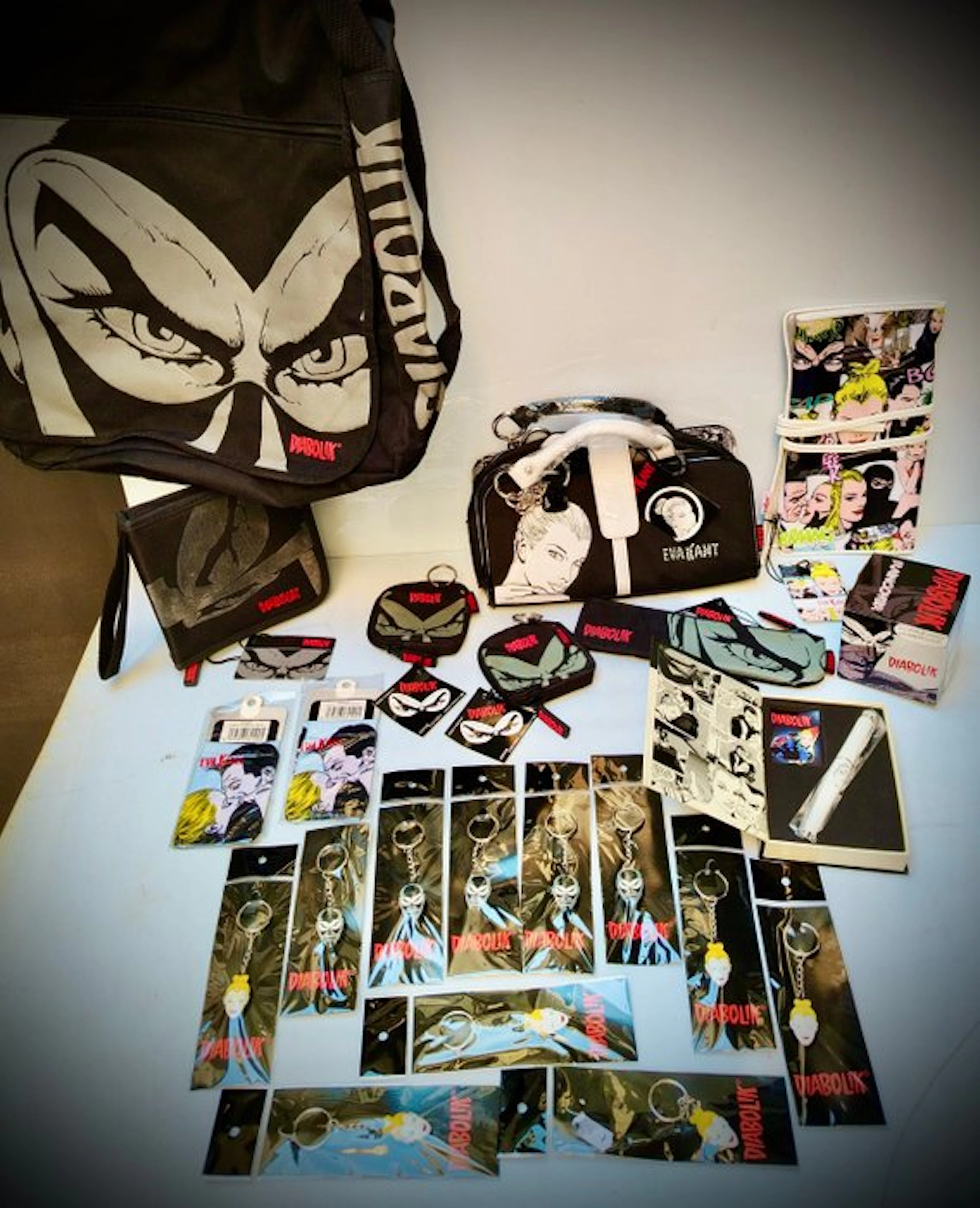 Diabolik, Eva K. - 22 Merchandise - 2000