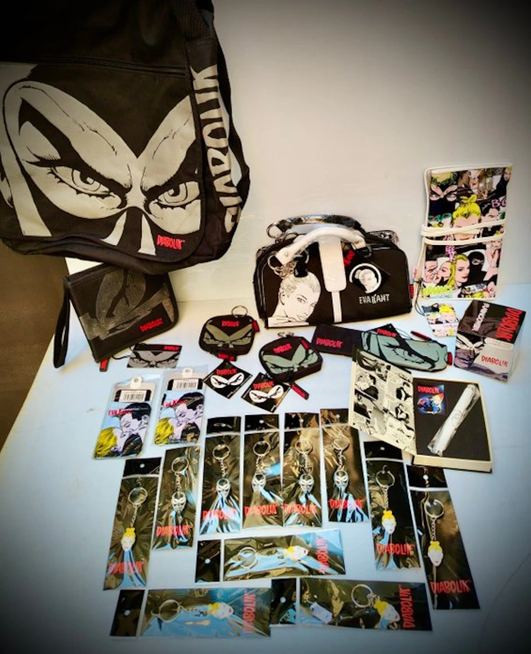 Diabolik, Eva K. - 22 Merchandise - 2000