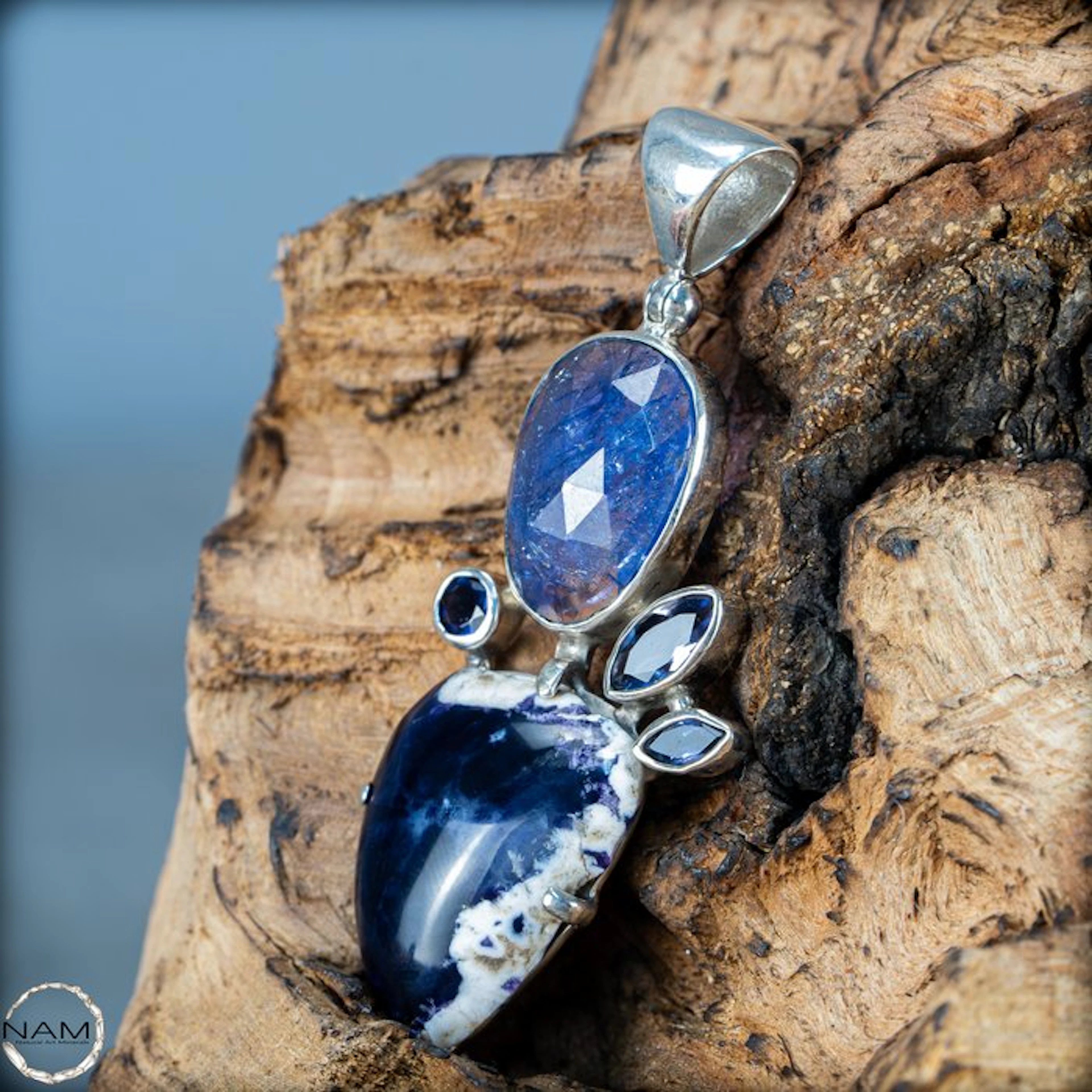 Natural First Quality Deep Blue Tanzanite-Sodalith...