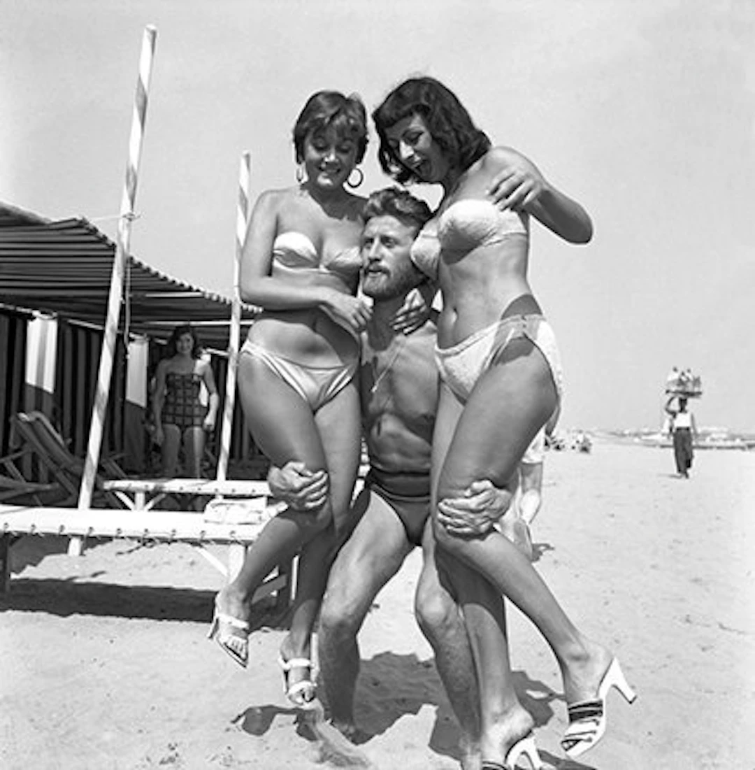 Camerapohoto Epoche/Vittorio Pavan - 50-Kirk Douglas con...
