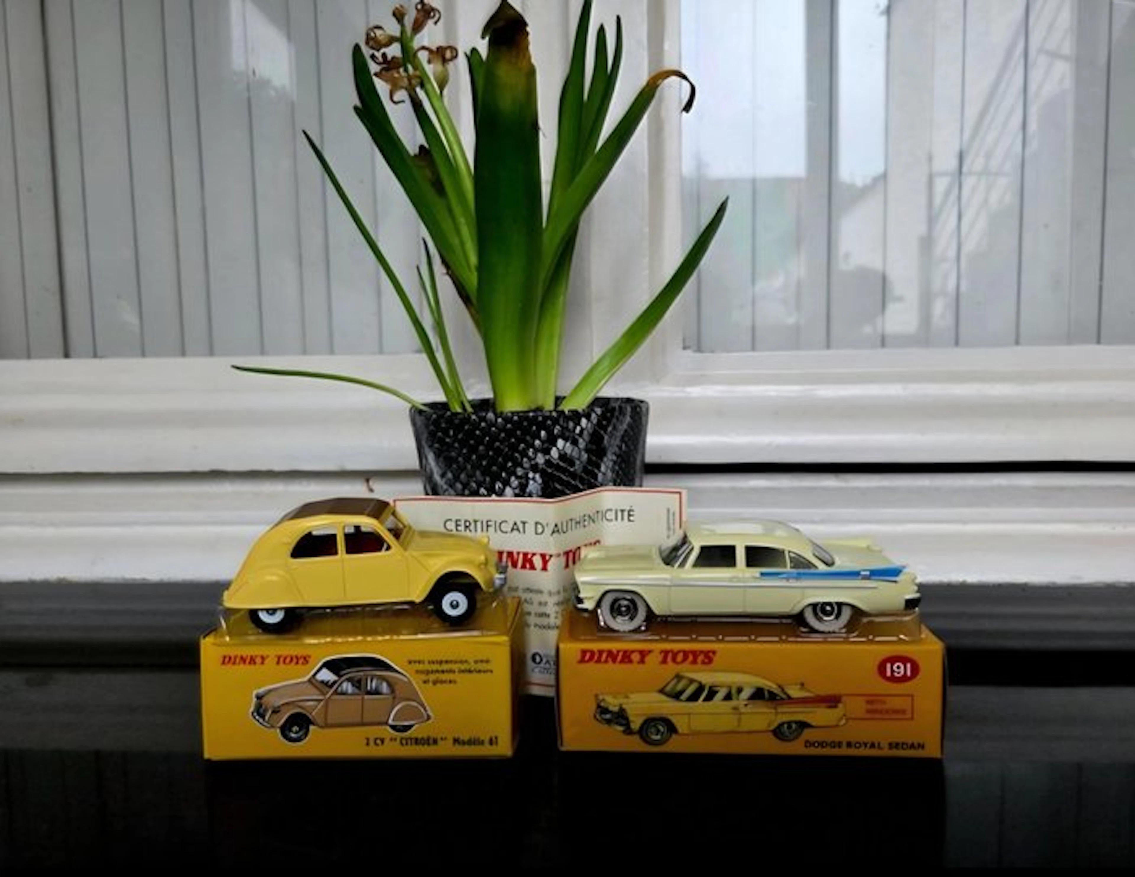 Dinky Toys 1:43 - Model car (2)