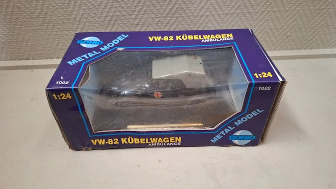 GONIO 1:24 - Model car - VW-82 Kübelwagen Ambulance