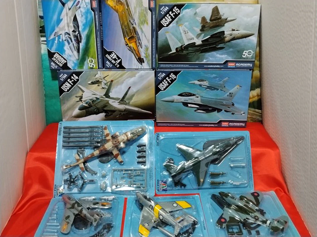 Academy + Italeri/Fabbri - Toy Lotto aviazione : 5 kit...