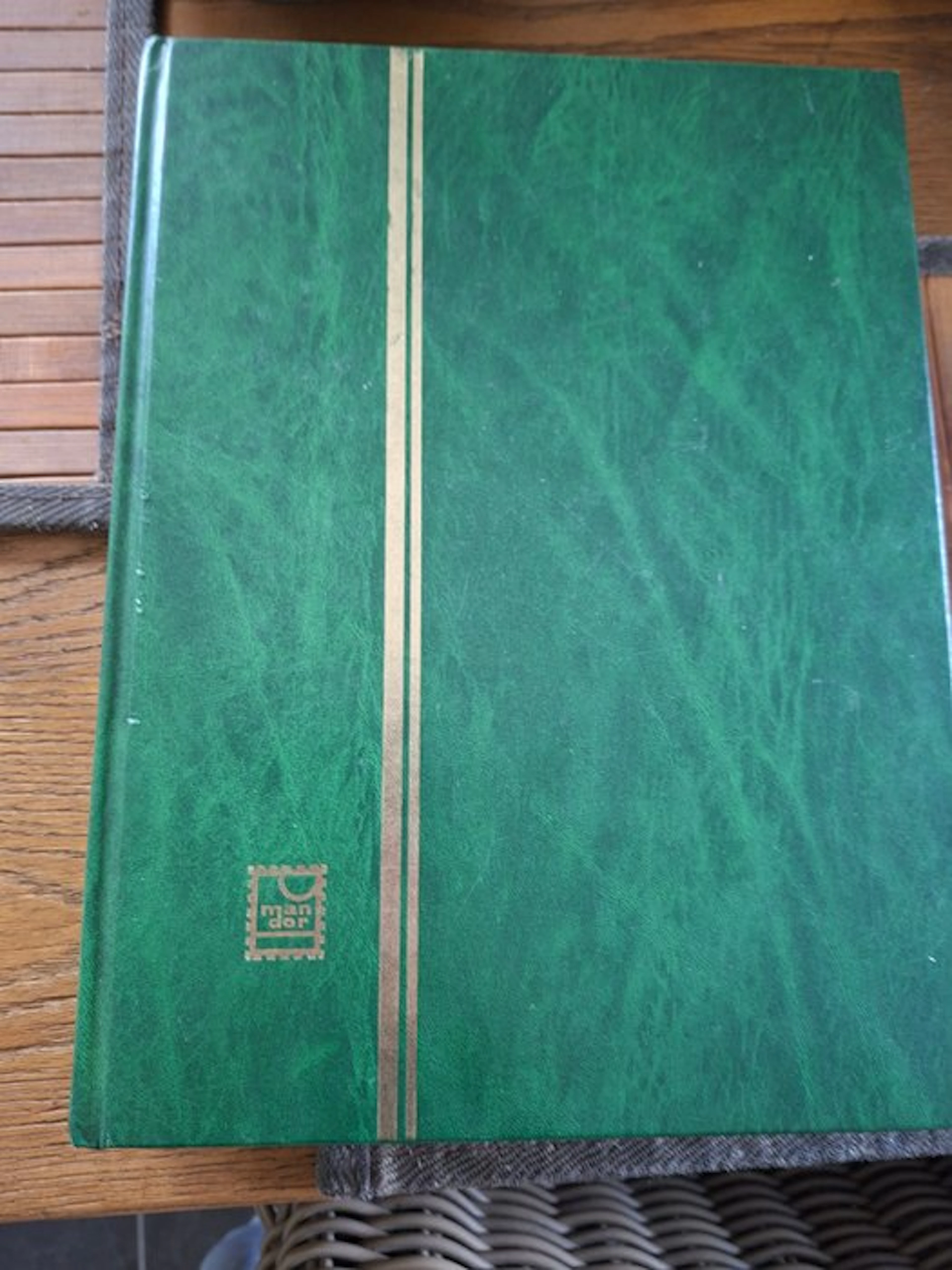Belgium - Belgian stamps of various kinds in two large albums