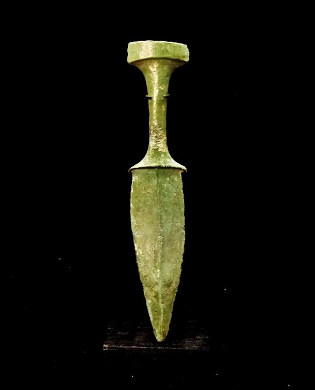 Ancient Asian - Bronze dagger of the Dong Son culture - 1200 / 800 BC