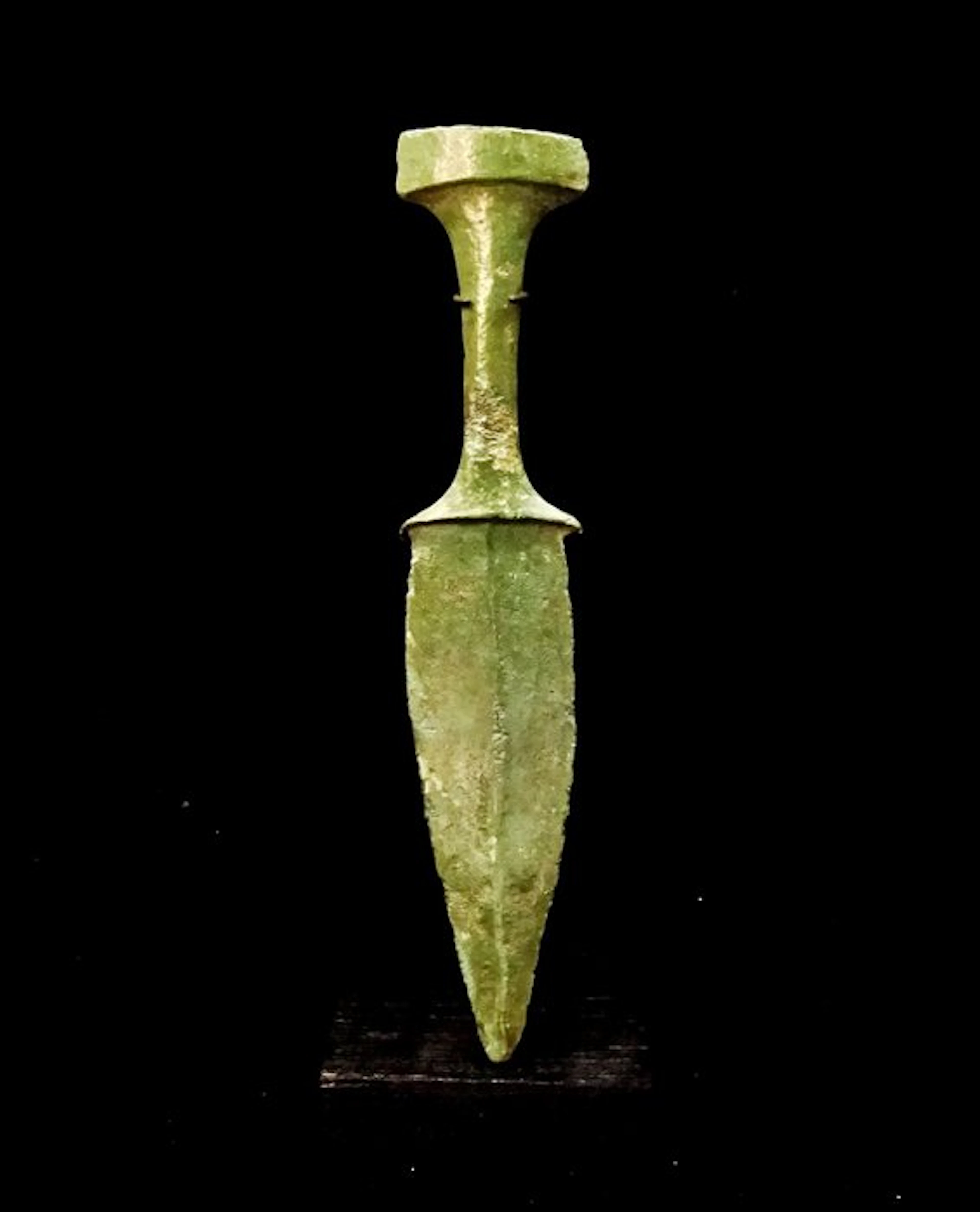 Ancient Asian - Bronze dagger of the Dong Son culture - 1200 / 800 BC