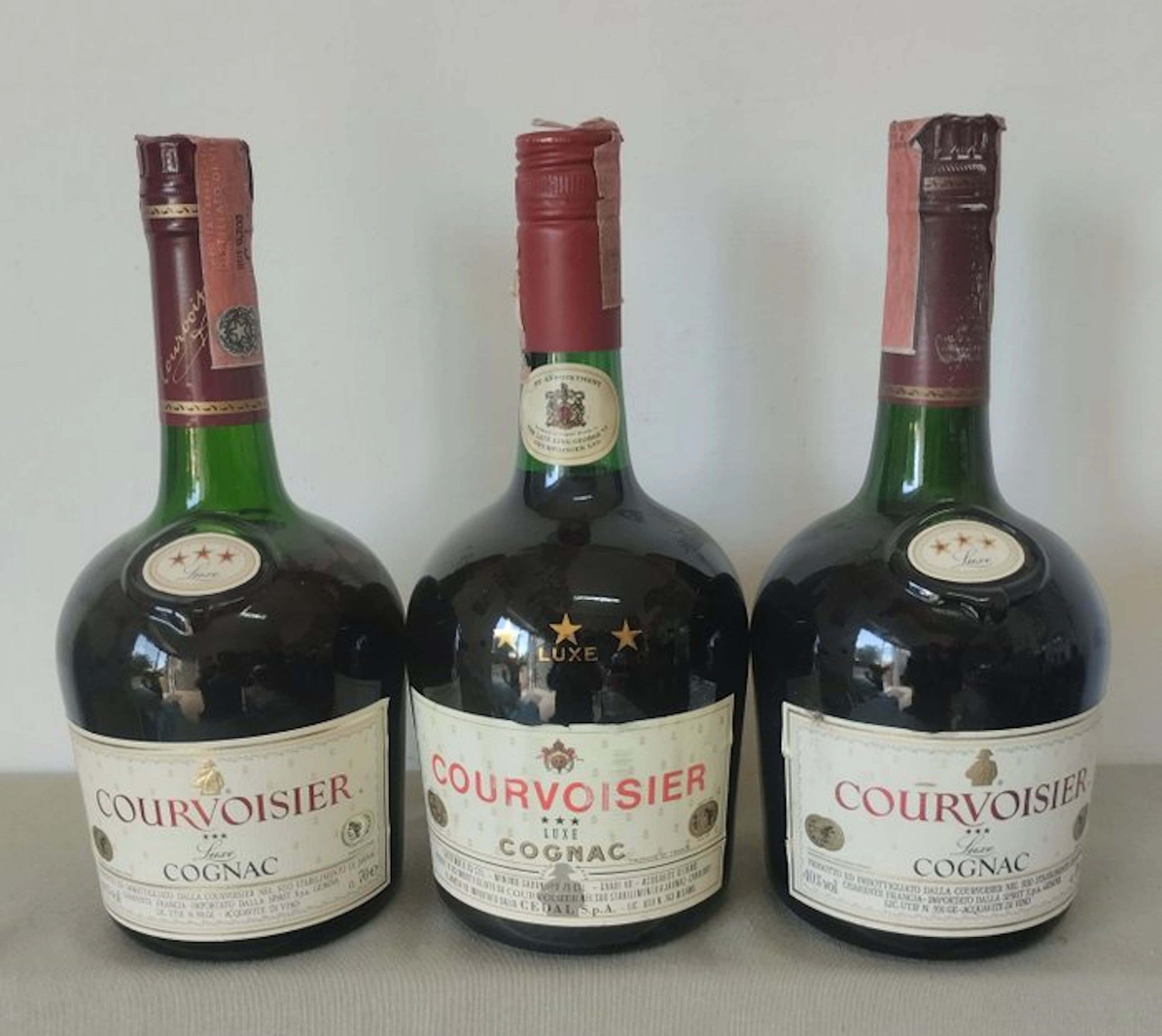 Courvoisier - Three Star Luxe - b. 1980s, 1970s - 75cl, 70cl - 3 bottles