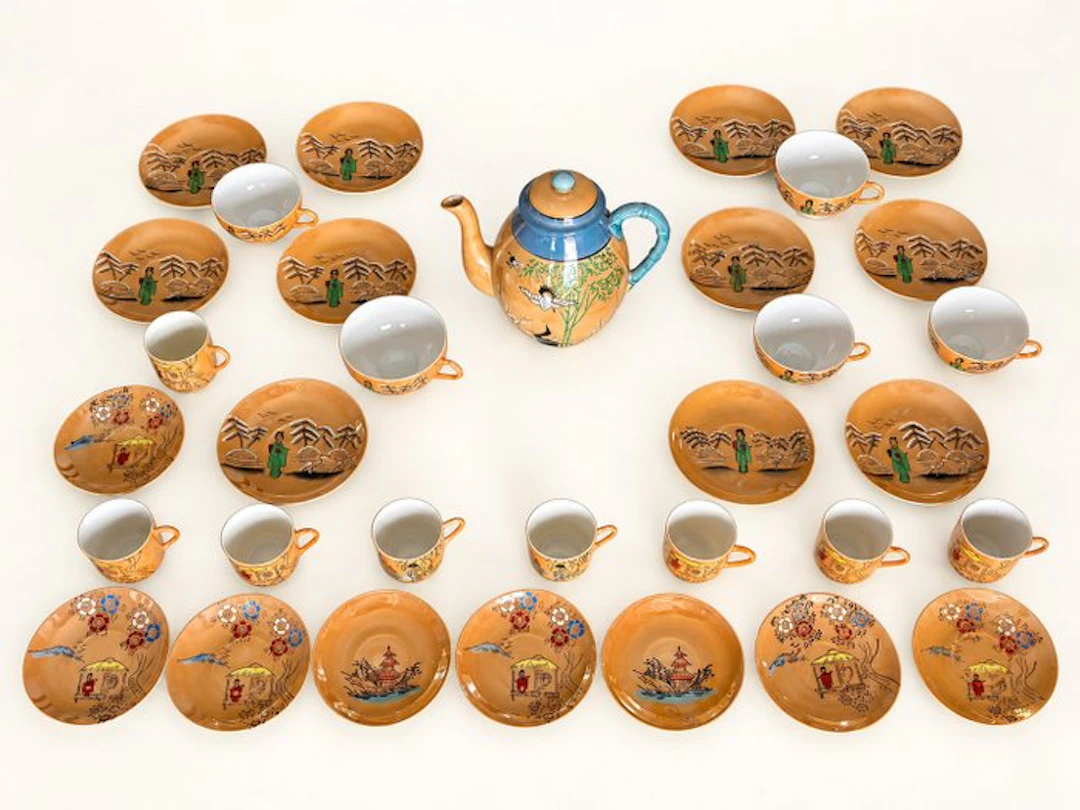 Magnificent tea set decorated and hand-painted...