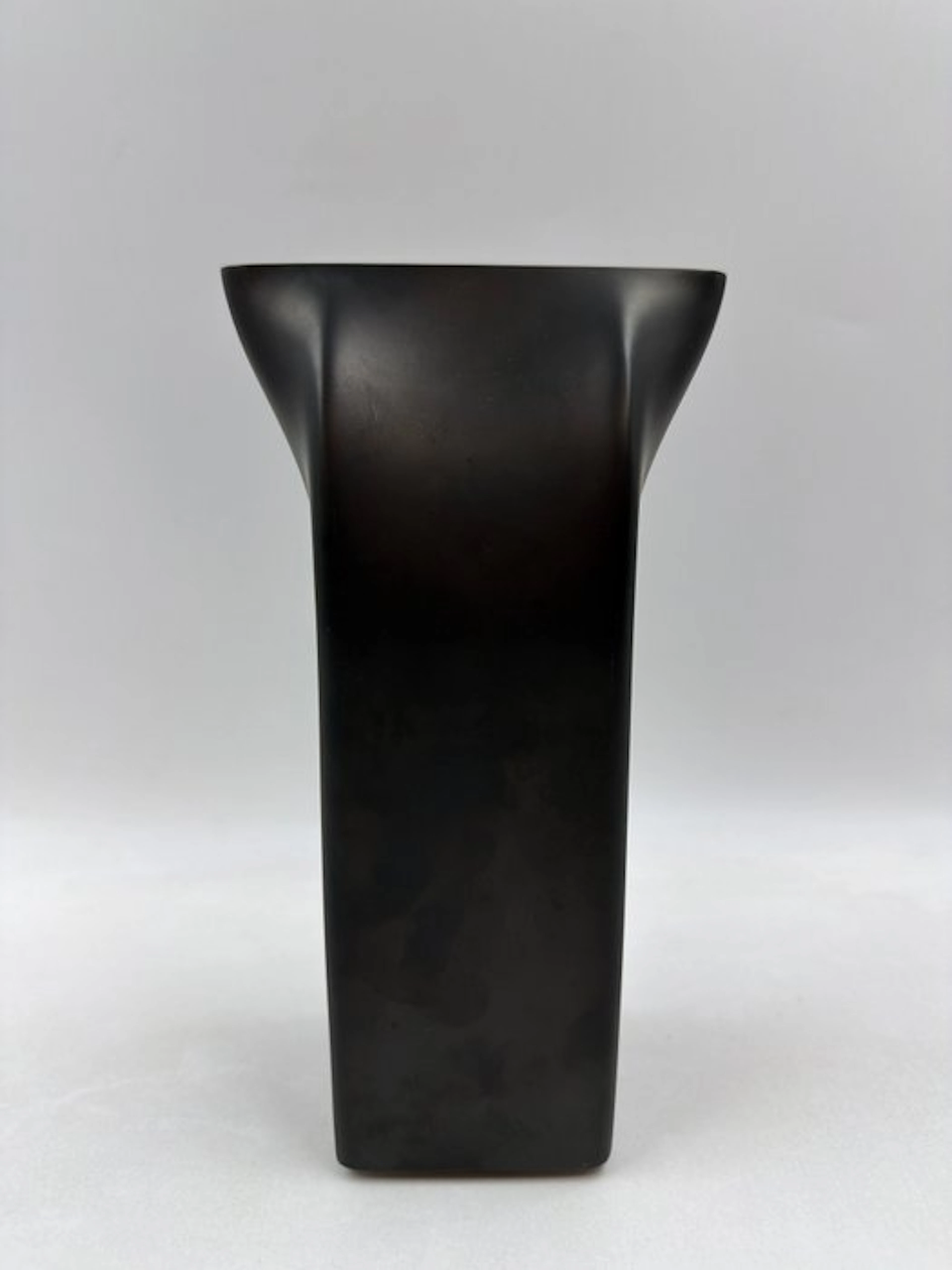 Alessi - Adam Shirley - Vase - Pinch - Metal