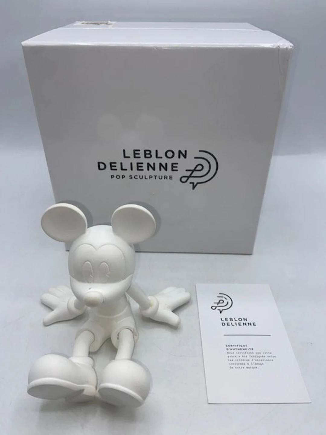 Leblon Delienne - Figurine - Mickey Mouse assis - Resin