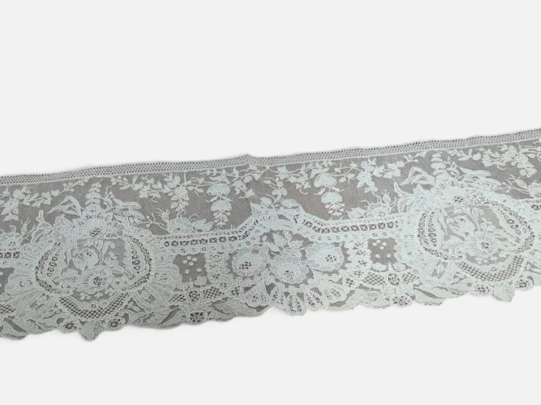 Decorative ornament - Alençon point lace - France