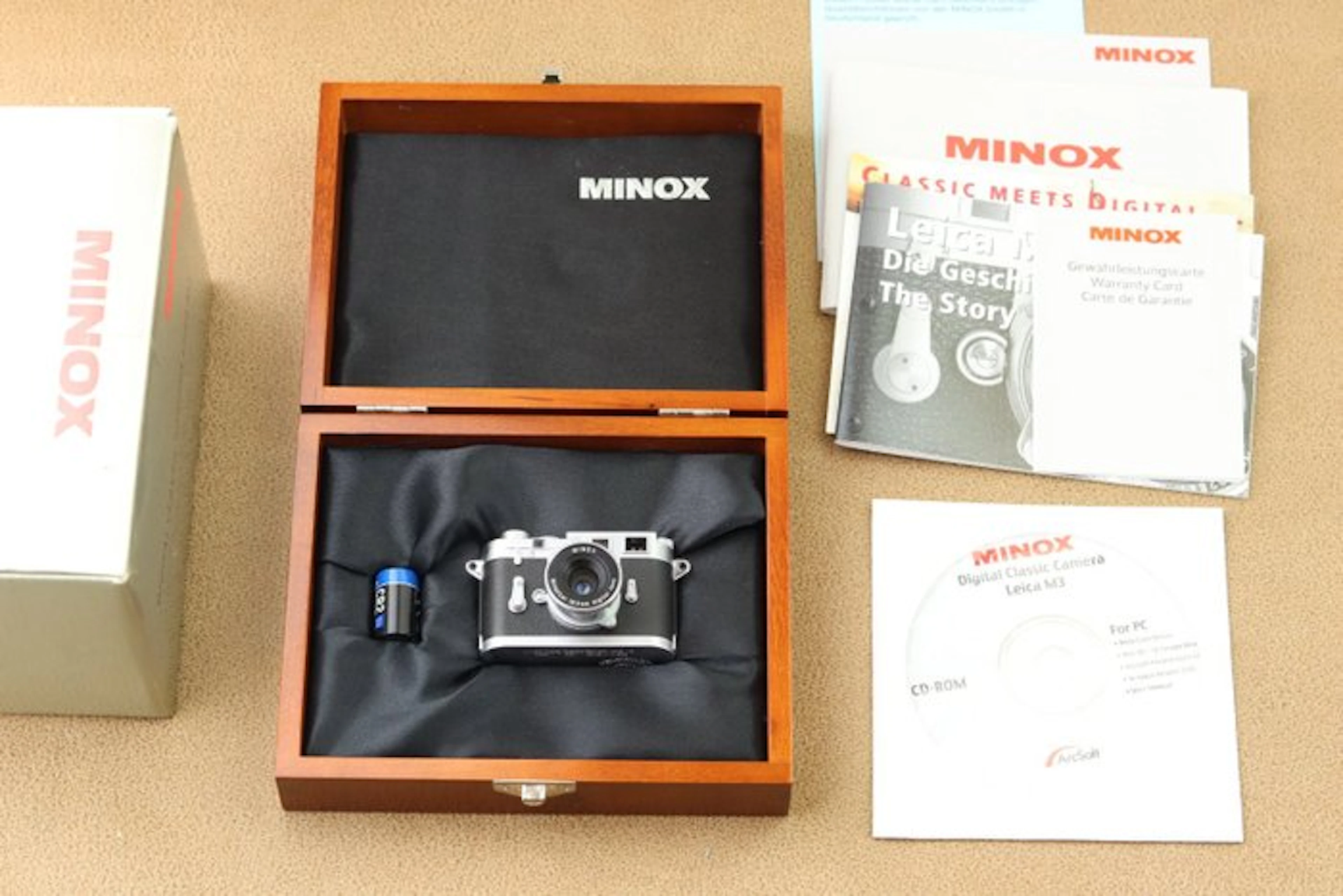Minox Leica M3 4.0 *Read*, collector's item | Digital camera