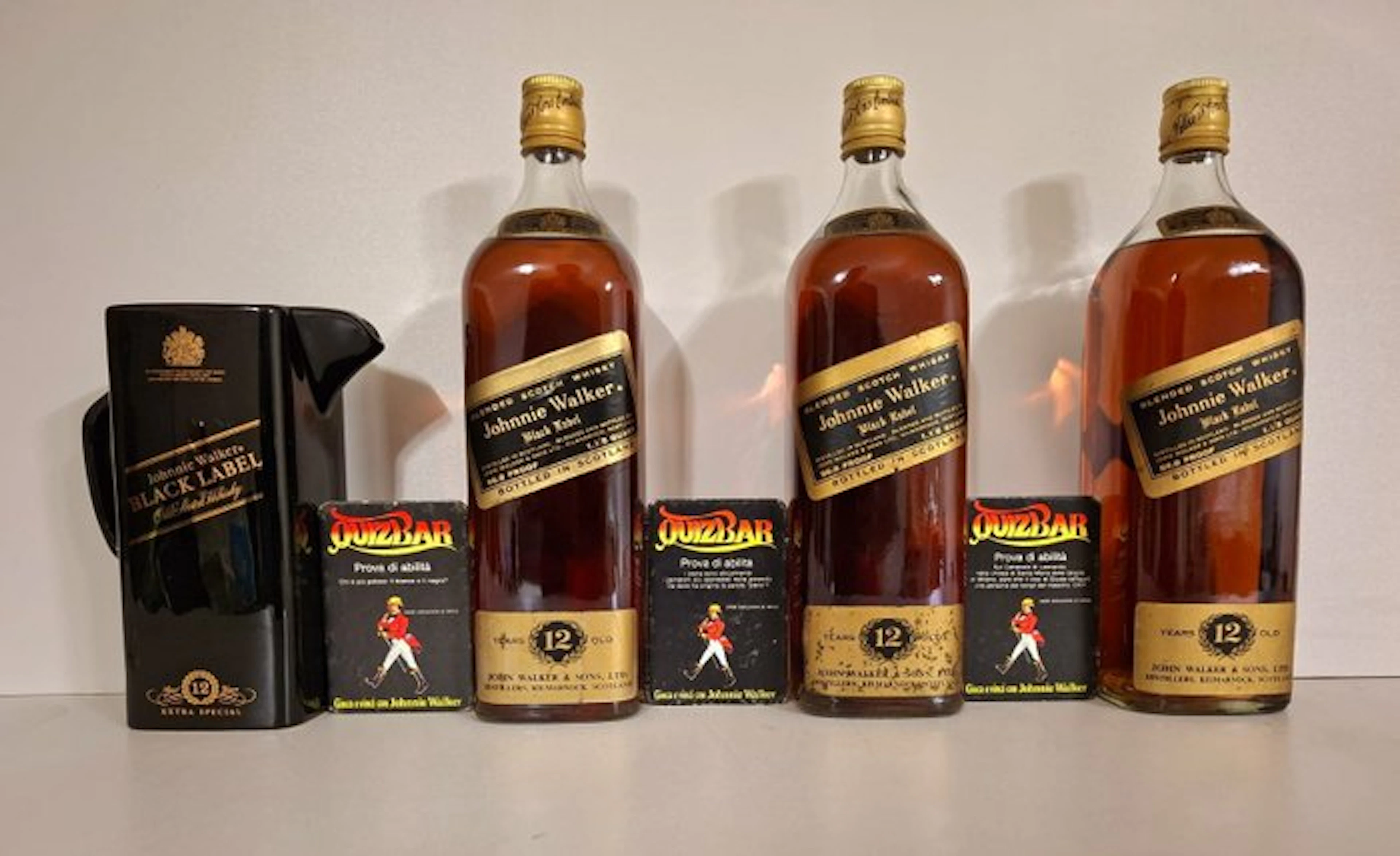Johnnie Walker Black Label w/ water jug & quiz cards - b