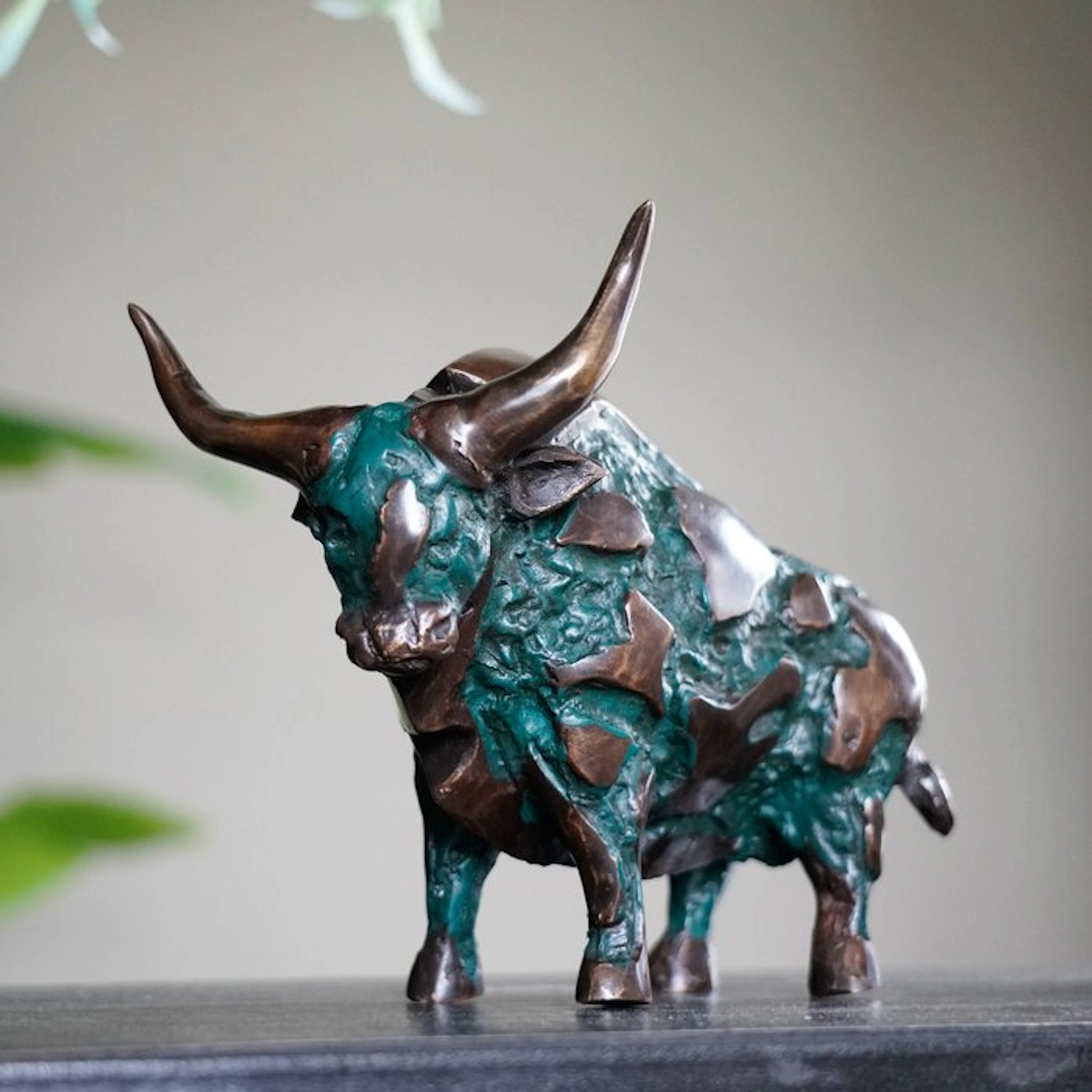 Sculpture, NO RESERVE PRICE - Bull in Pieces Sculpture - 17 cm - Bronze
