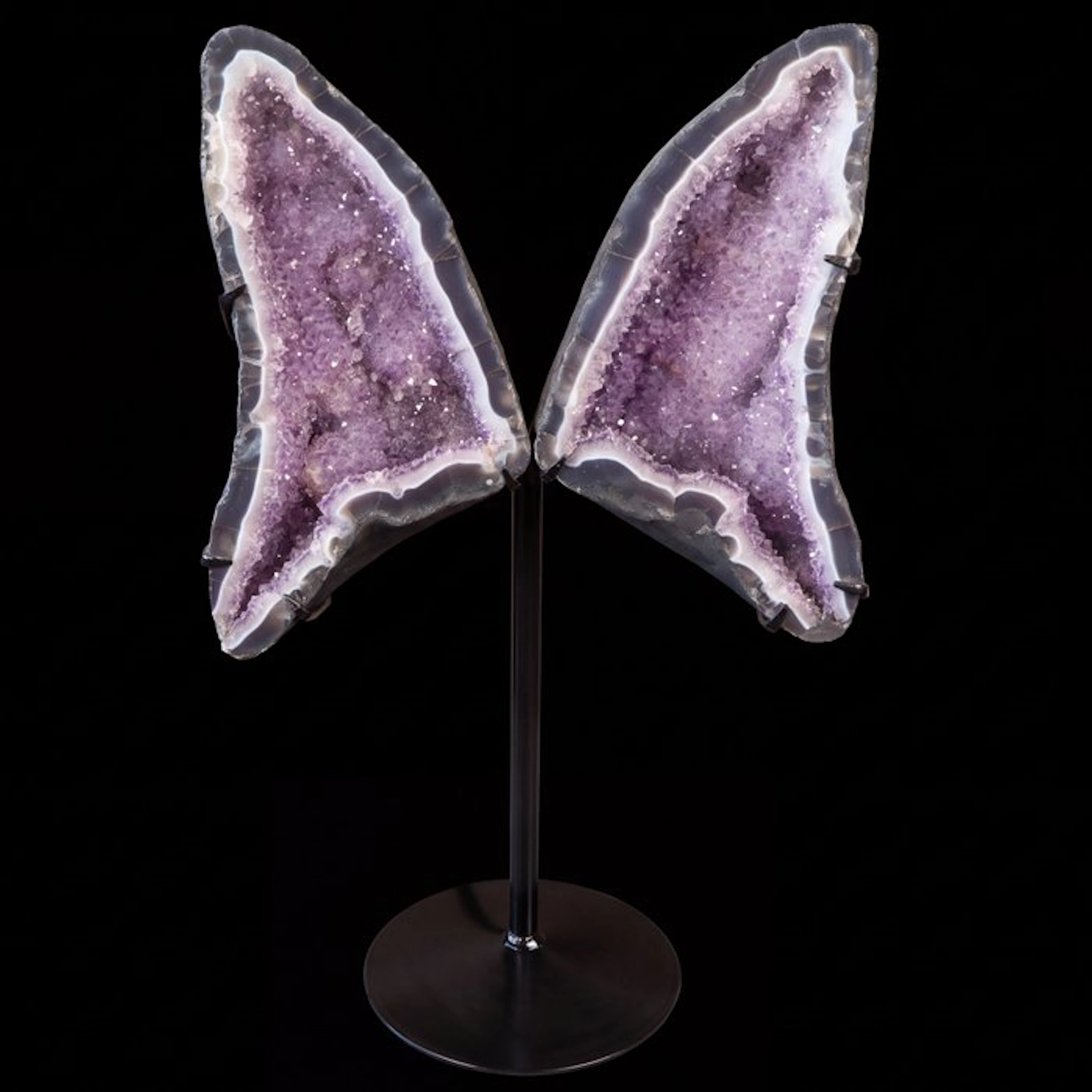 Amethyst - Butterfly Geode - 86x53x32 cm- 44.35 kg