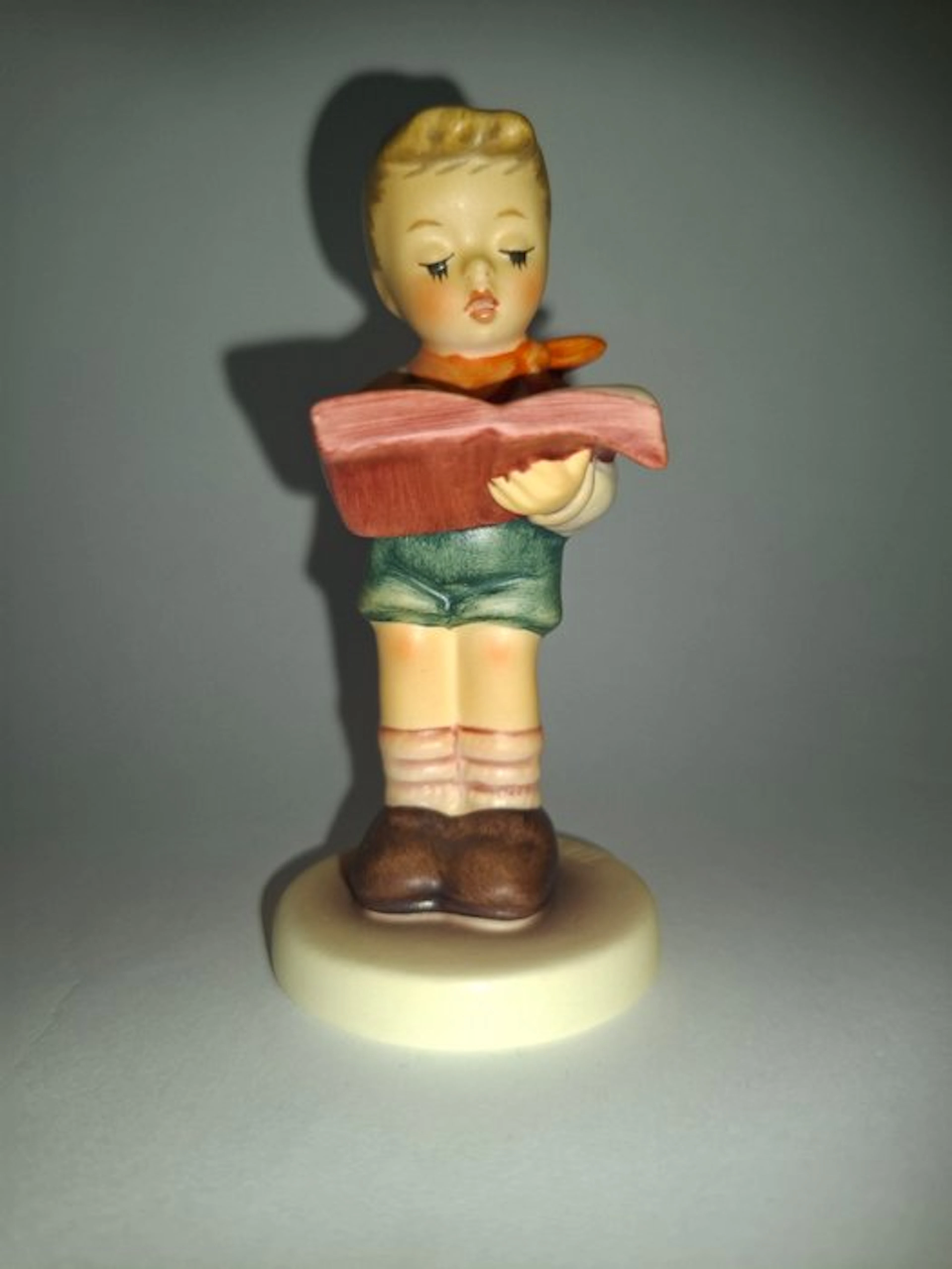 M.I. Hummel - Figurine - ABC-Stunde Honor Student - TMK8 - Porcelain