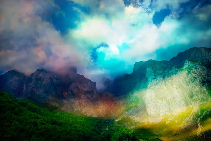 Viet Ha Tran - Rainbow mountains - XL