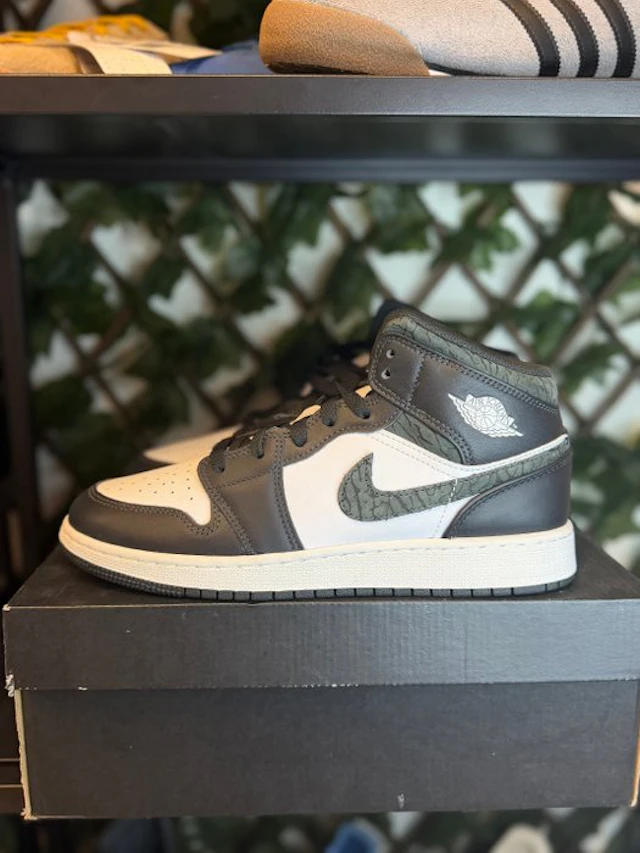 Nike - Air Jordan 1 Mid - Sneakers - Size: EU 40 - New with tags